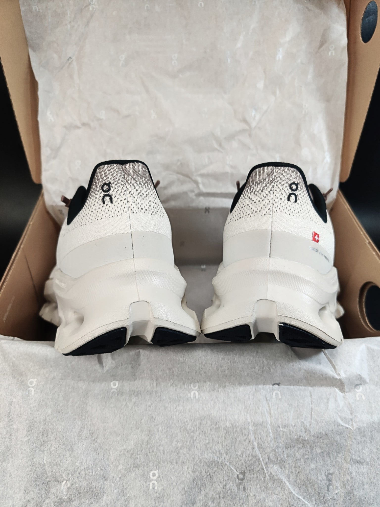 on-cloudtilt-clove-sand-womens-3WE10053254-10