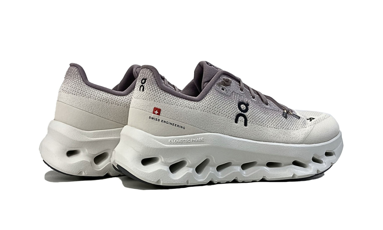 On Cloudtilt 'Heron Dew' (W)