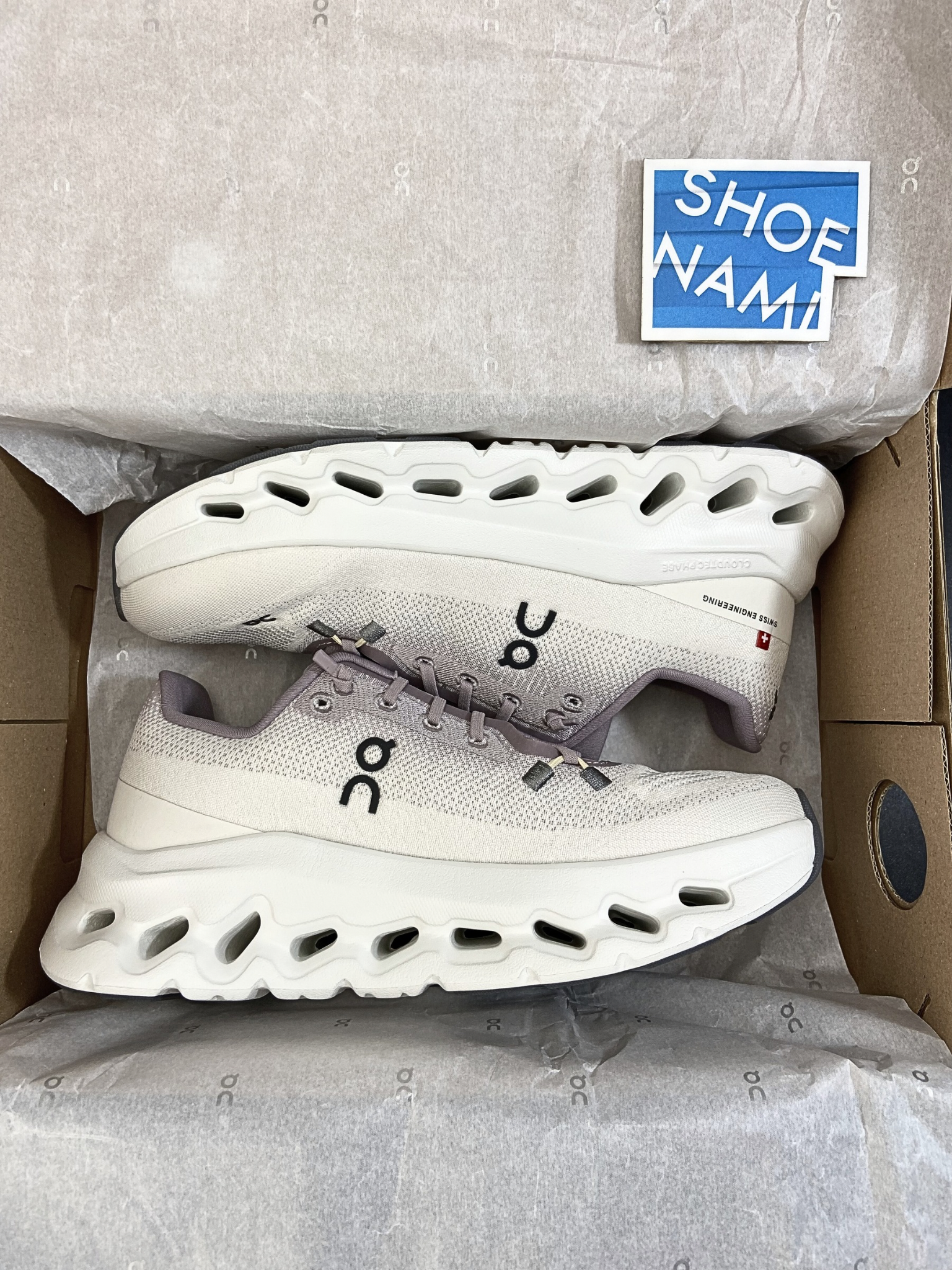 On Cloudtilt 'Heron Dew' (W)