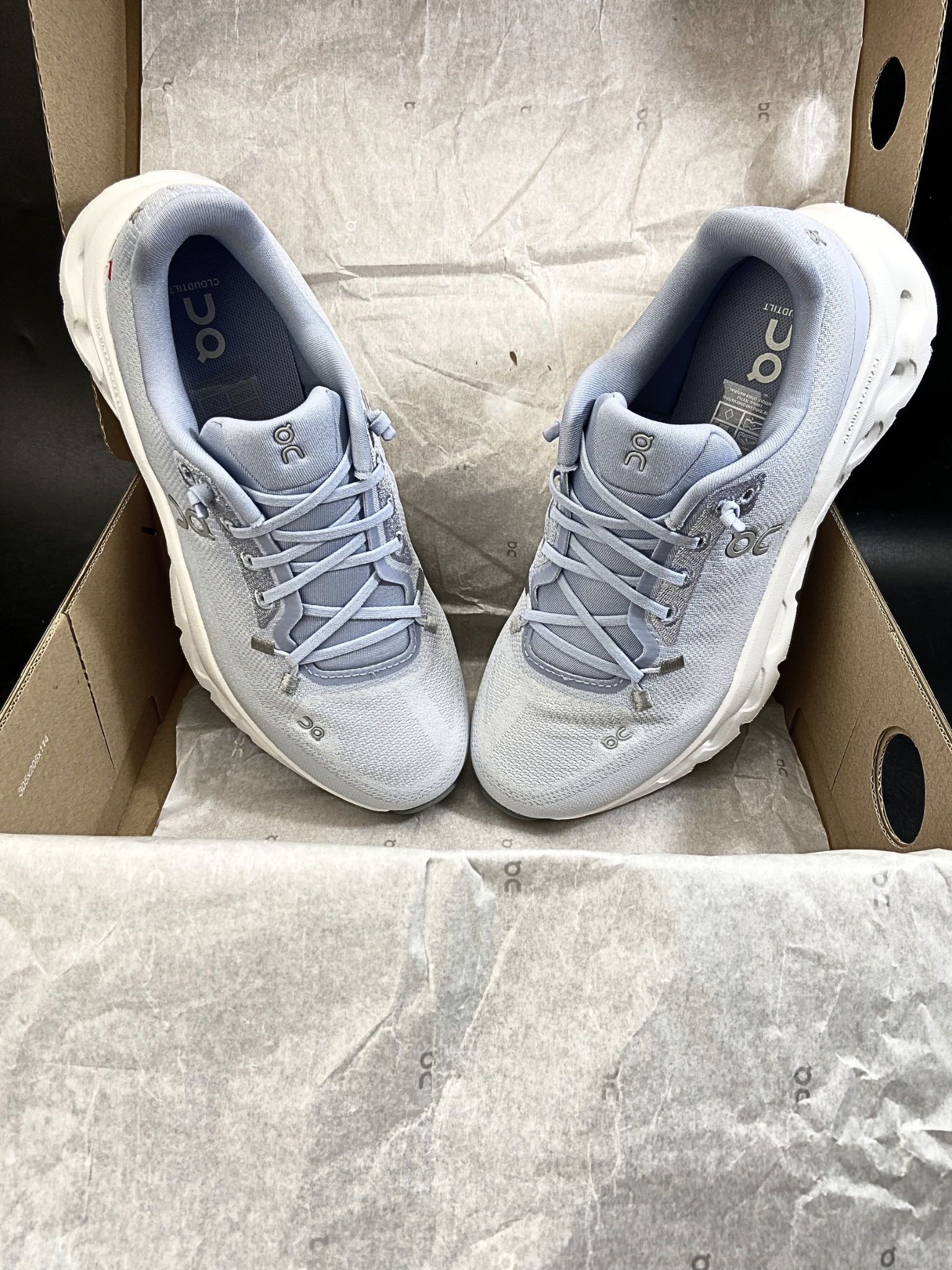 On Cloudtilt 'Marsh Heather' (W)