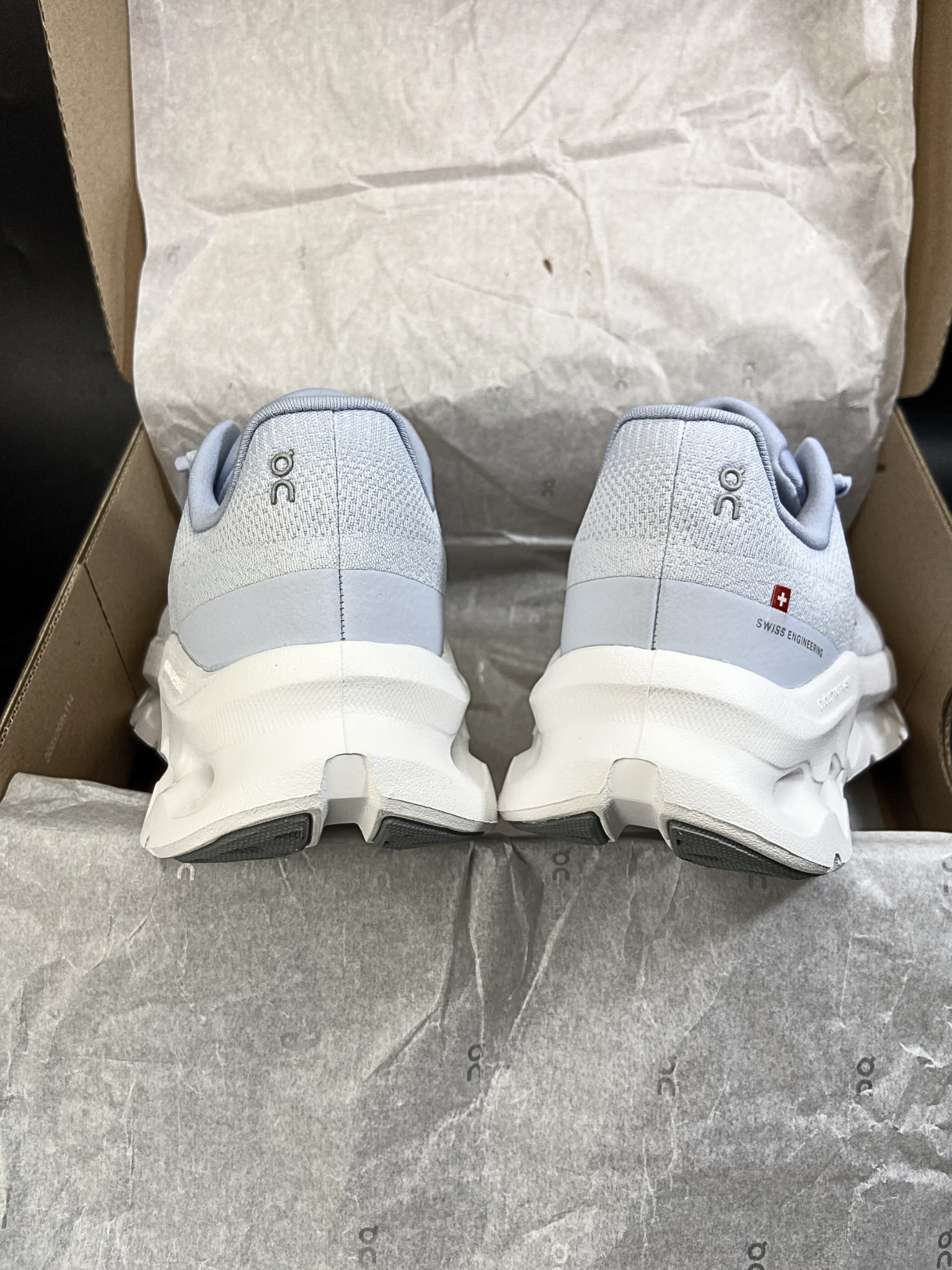 On Cloudtilt 'Marsh Heather' (W)