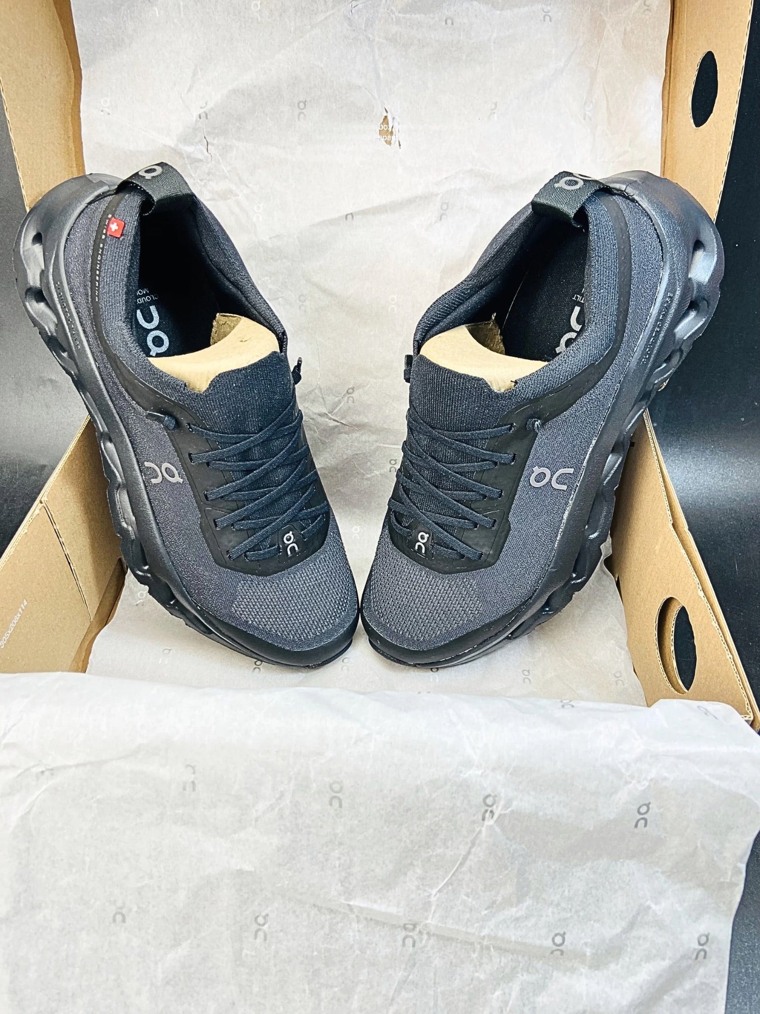 on-cloudtilt-moon-all-black-womens-3WF30421043-5