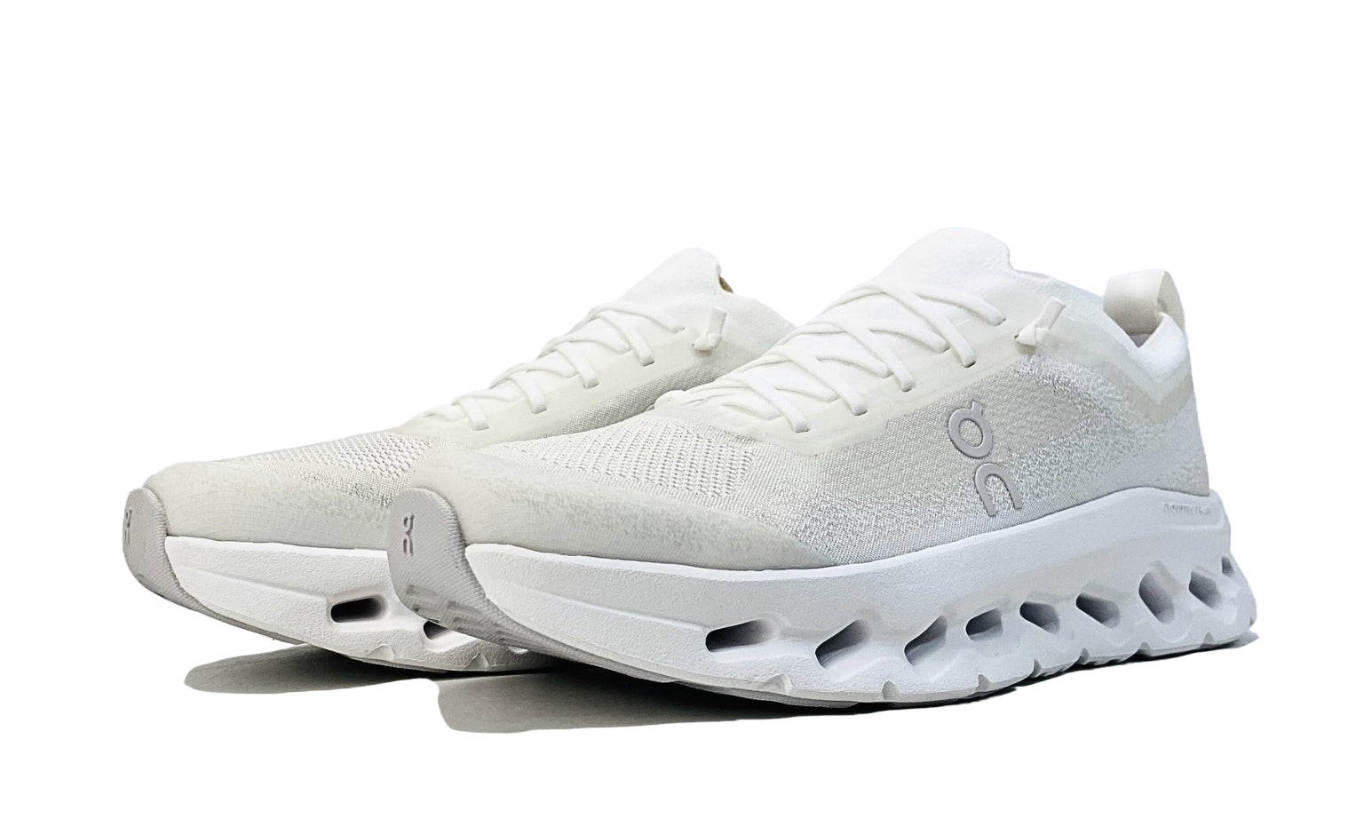 on-cloudtilt-moon-white-frost-mens-3MF30670664-7