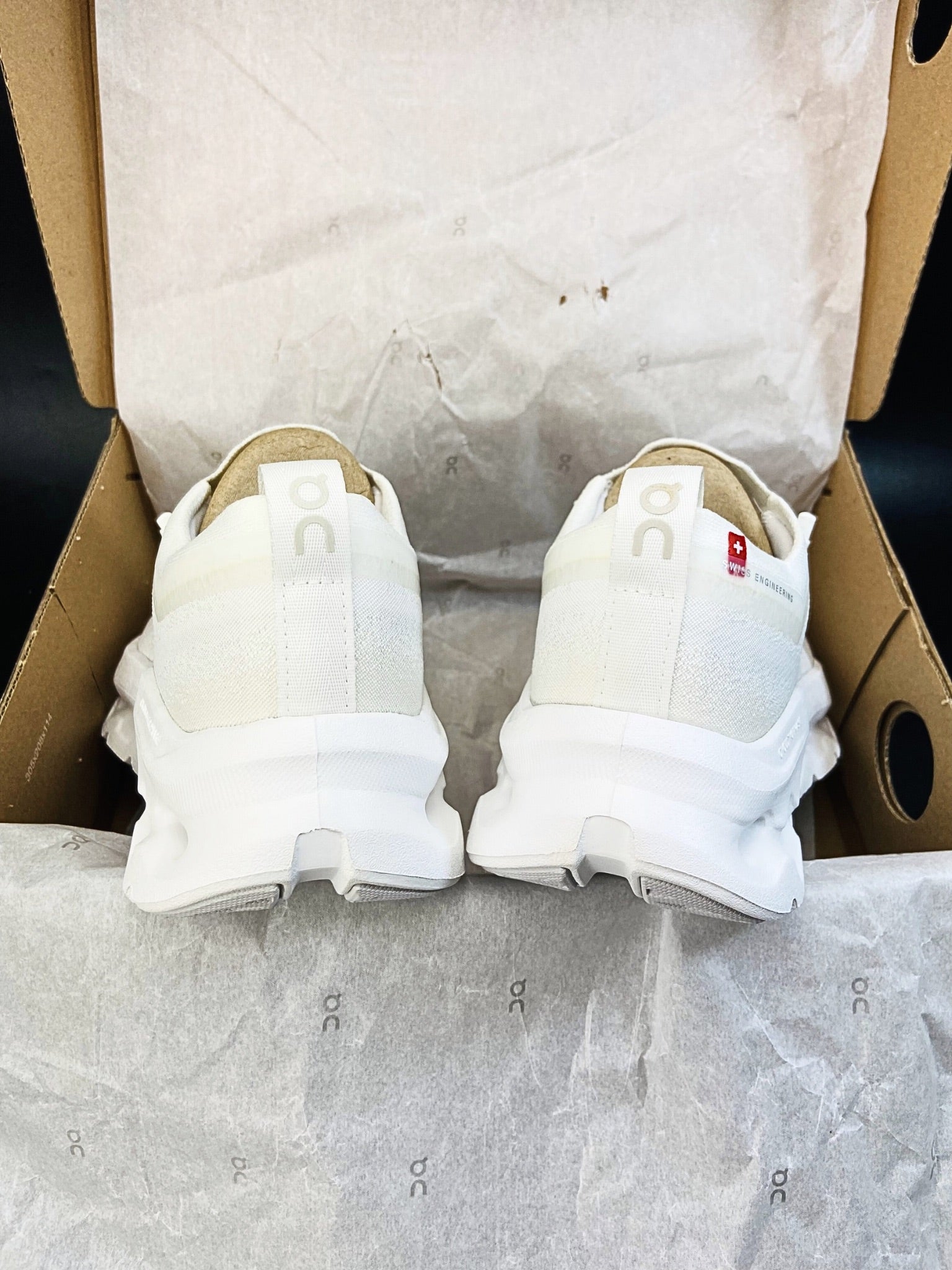 on-cloudtilt-moon-white-frost-womens-3WF30420664-6