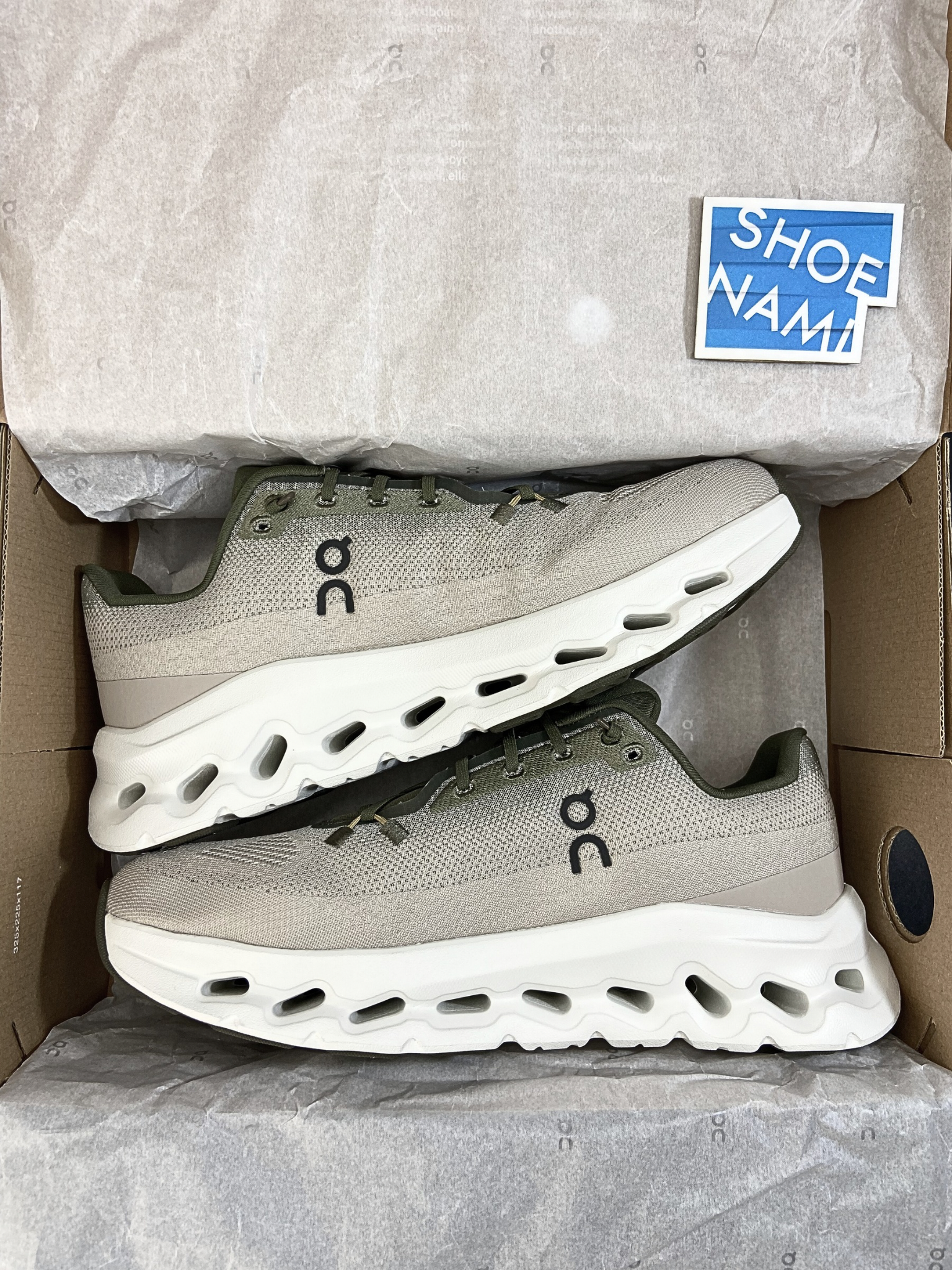 On Cloudtilt 'Olive Desert'