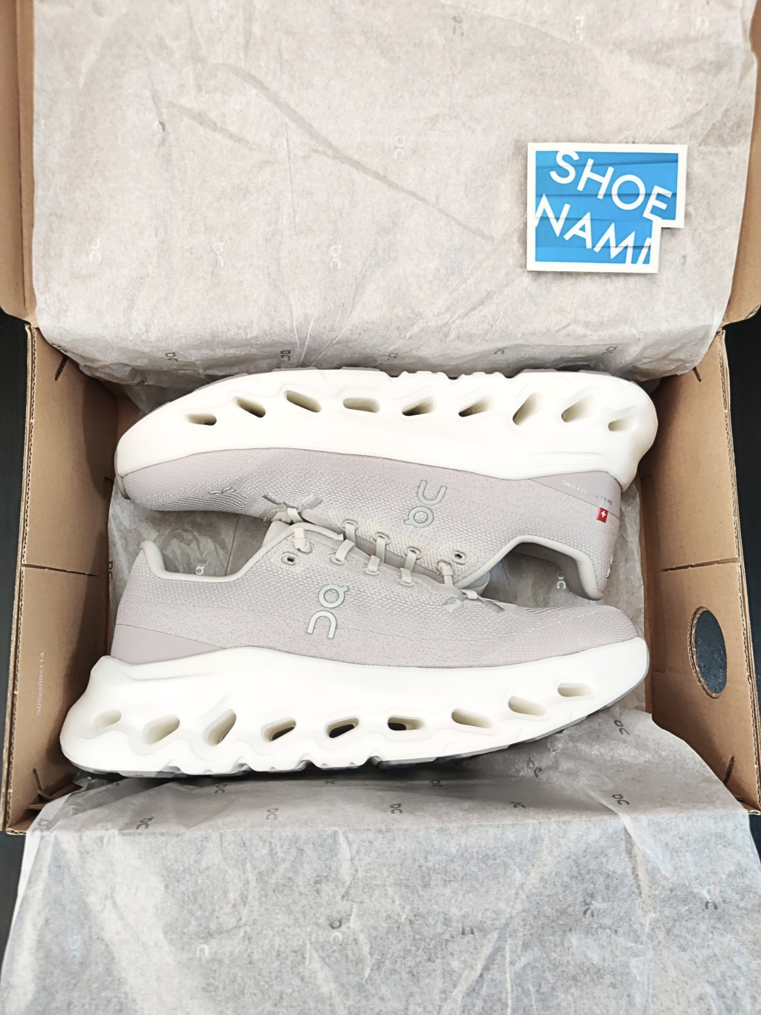 on-cloudtilt-pearl-fade-womens-3WE10054161-2