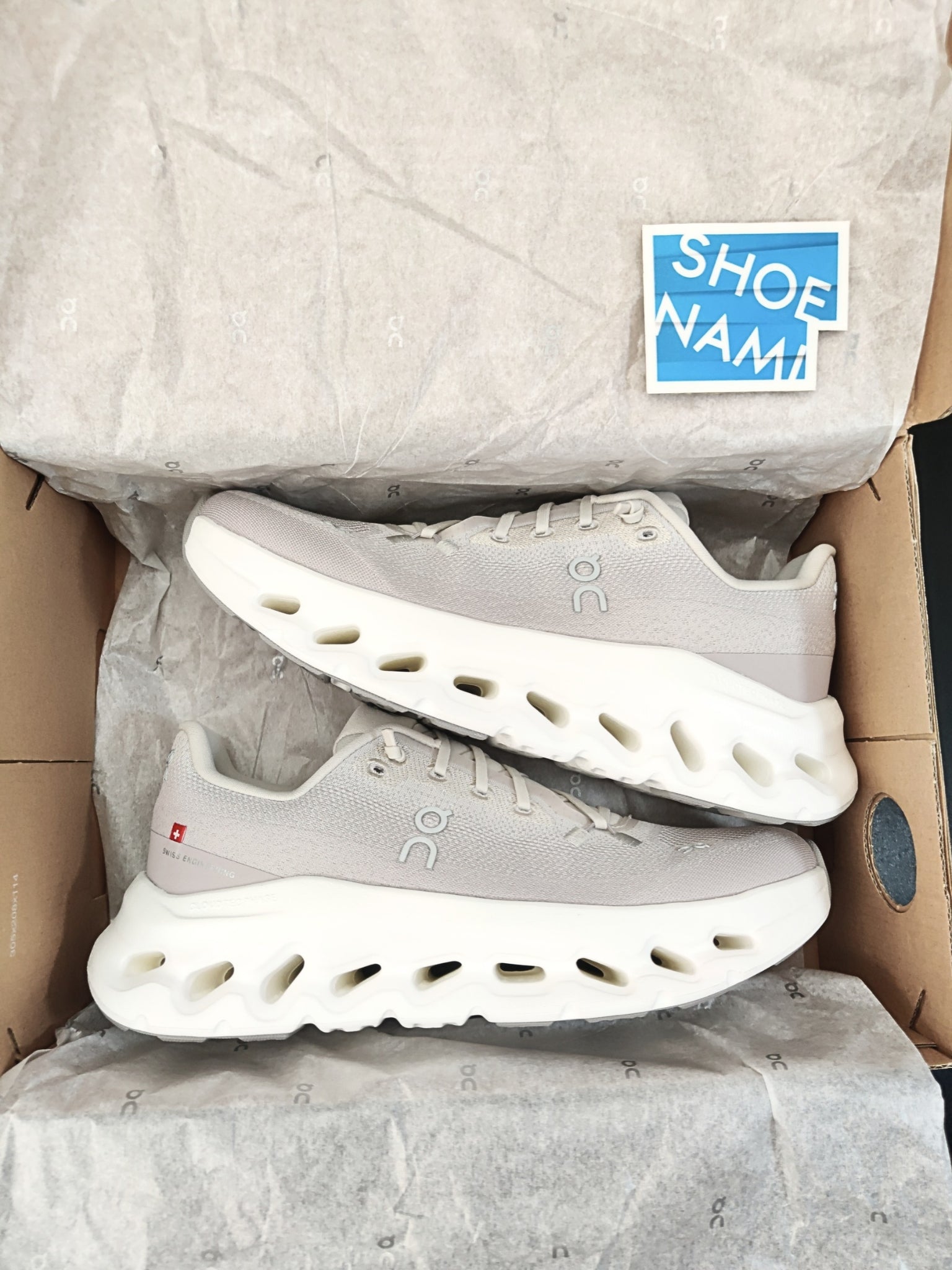 on-cloudtilt-pearl-fade-womens-3WE10054161-3