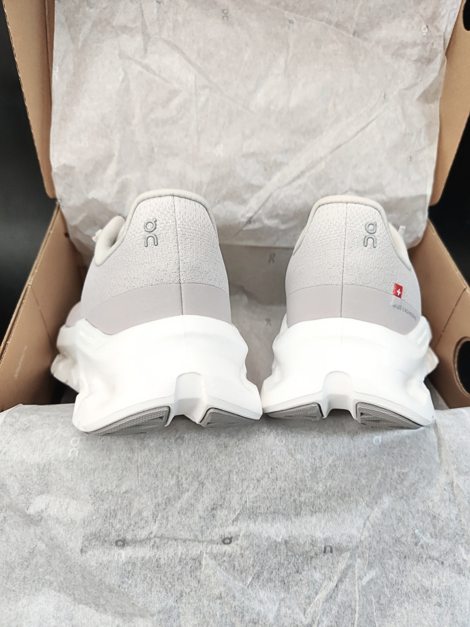 on-cloudtilt-pearl-fade-womens-3WE10054161-6