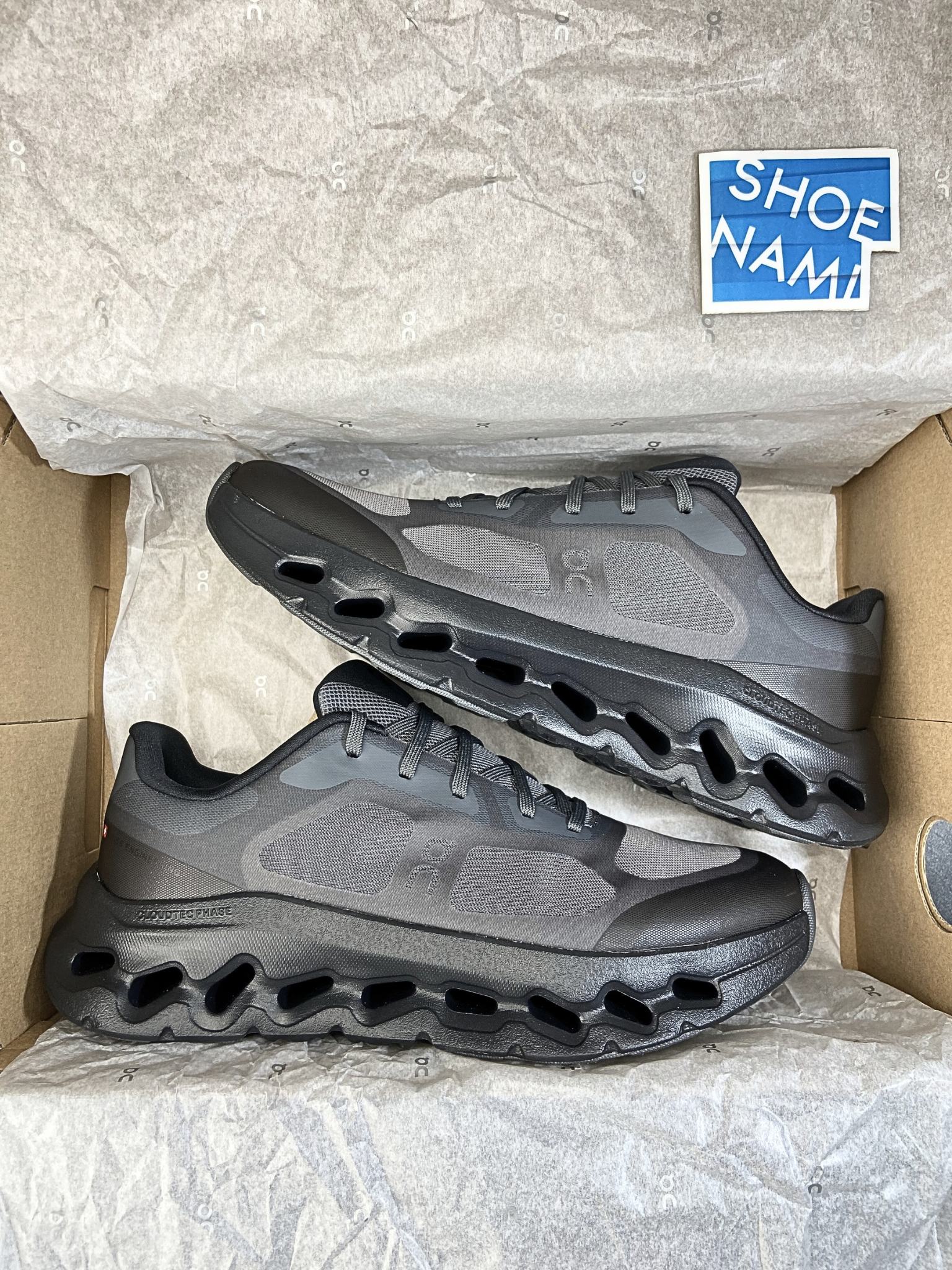 On Cloudtilt Remix 'All Black'