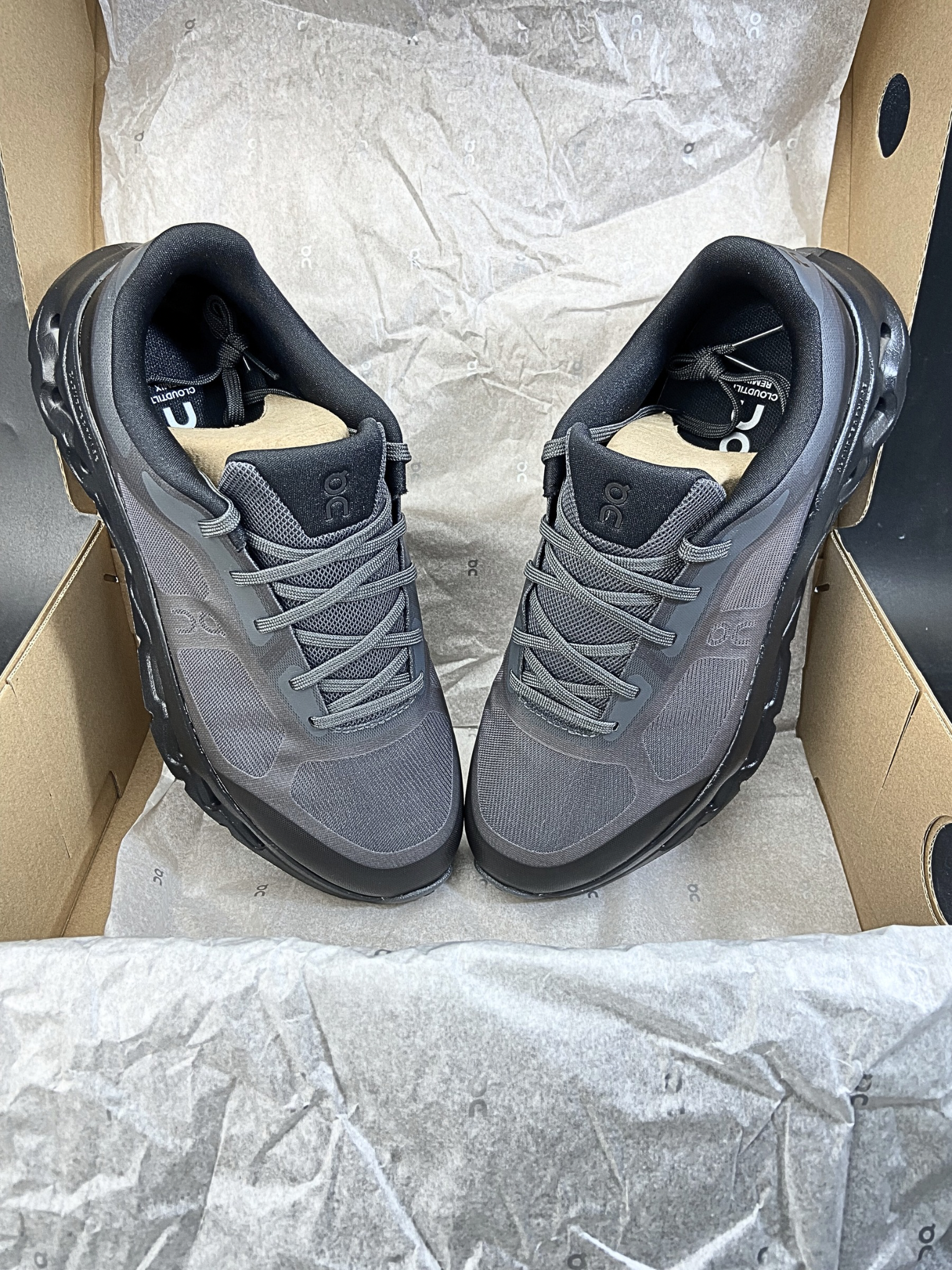 On Cloudtilt Remix 'All Black'