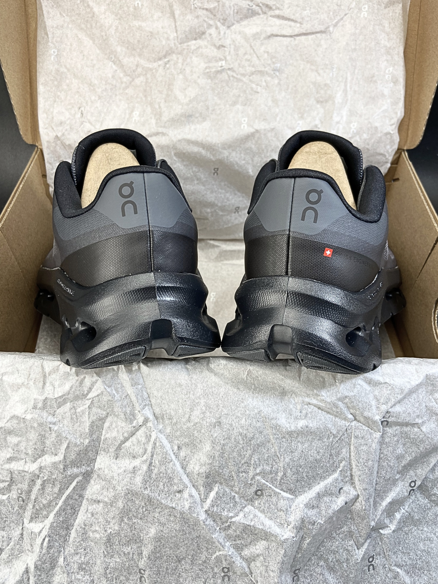 On Cloudtilt Remix 'All Black'