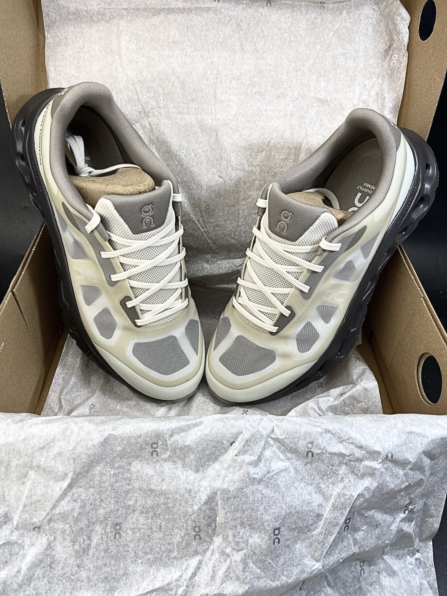 On Cloudtilt Remix 'Dew Pebble'