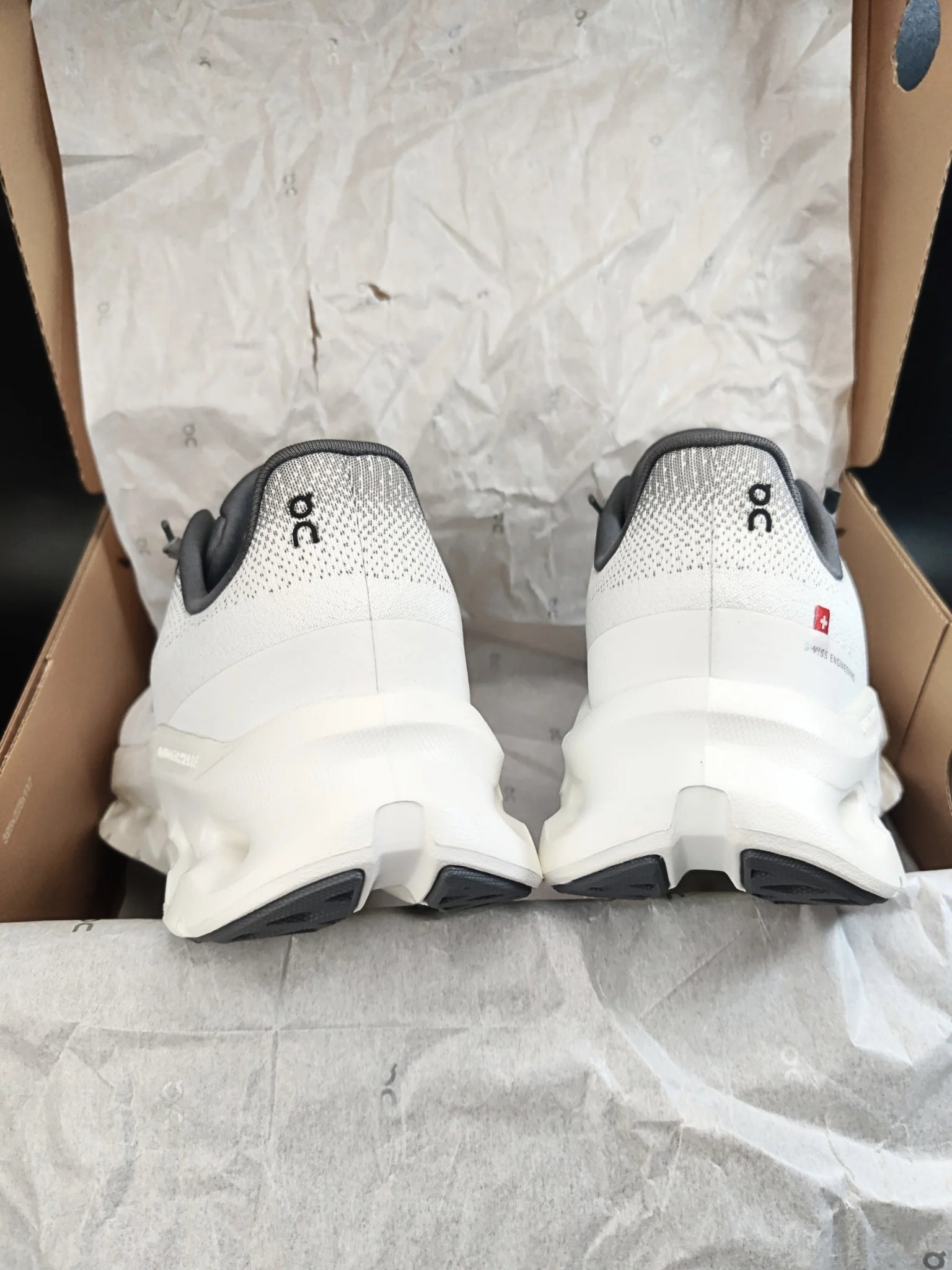 on-cloudtilt-rock-ivory-mens-3ME10103247-9