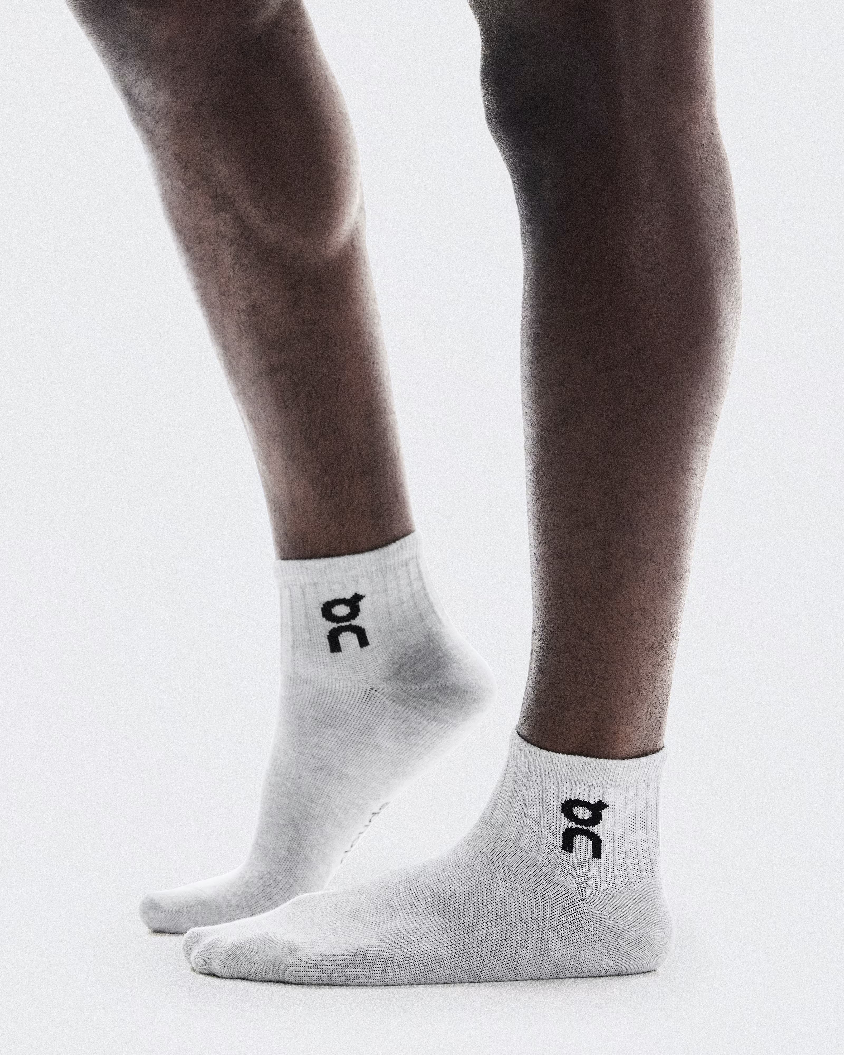 on-running-logo-sock-mid-3-pack-heather-gray-2UF10521732-2