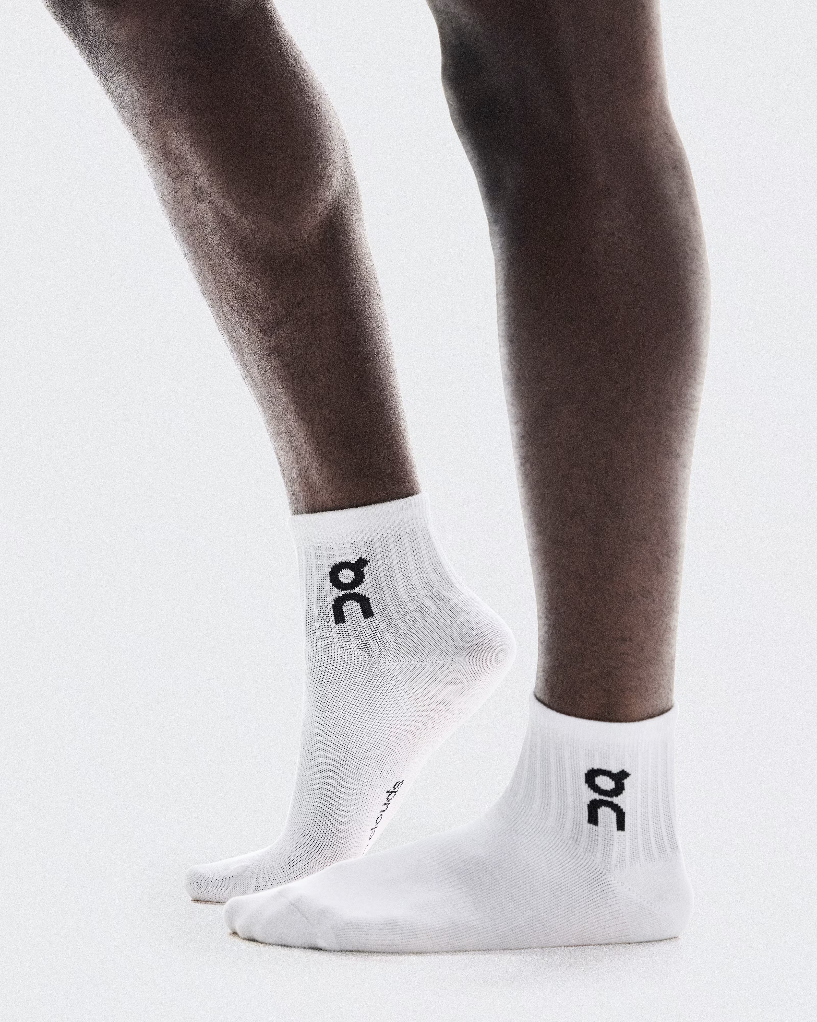 on-running-logo-sock-mid-3-pack-white-2UF10520069-2