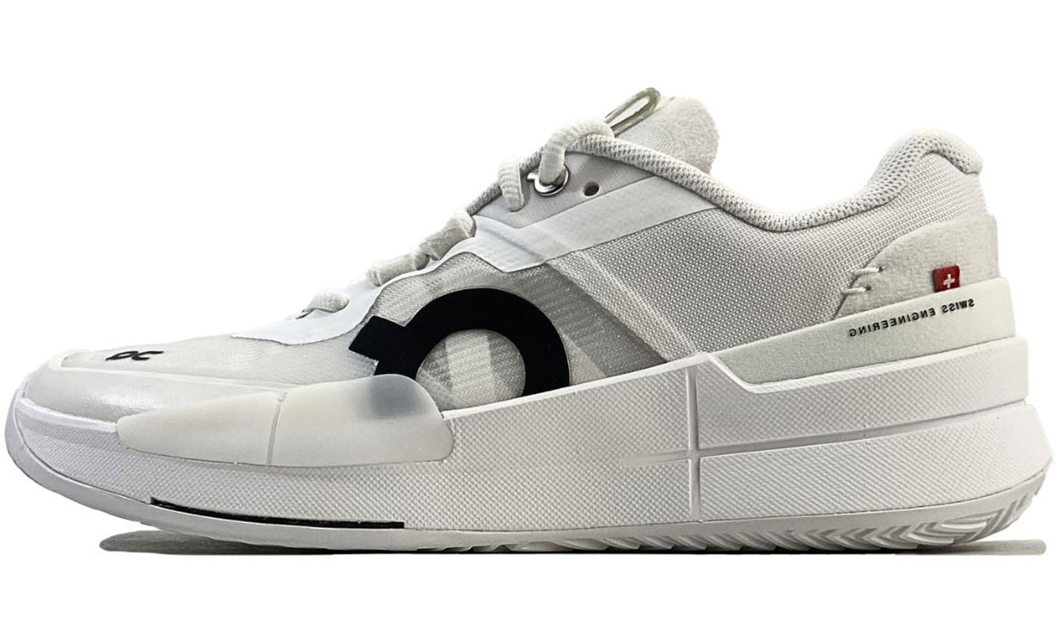 On THE ROGER Pro 2 'All White' (W)