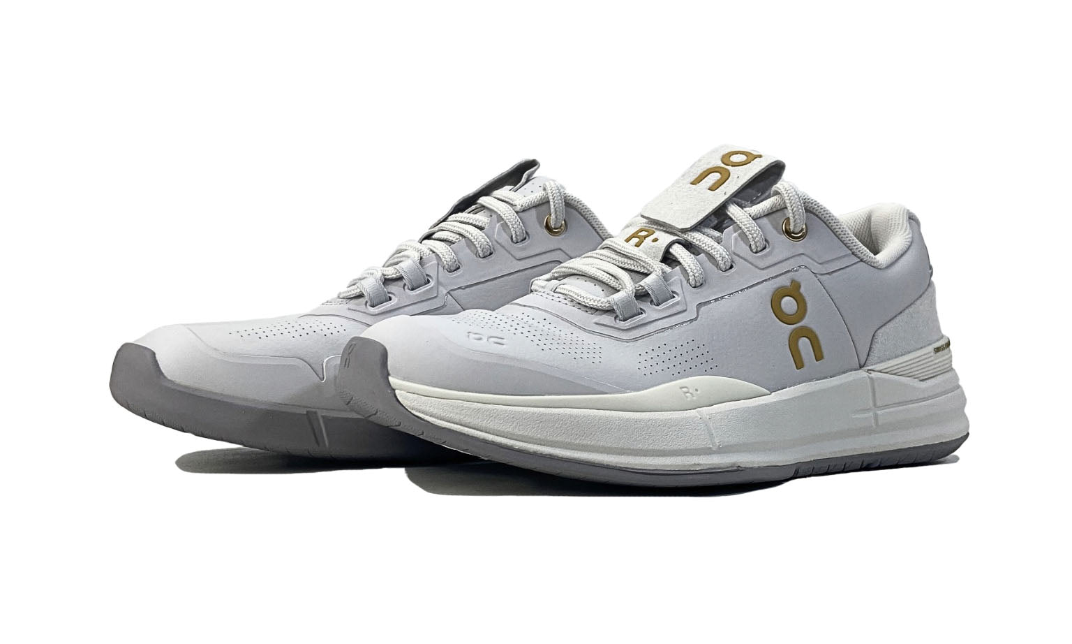 On THE ROGER Pro Ace 'Frost Ore' (W)