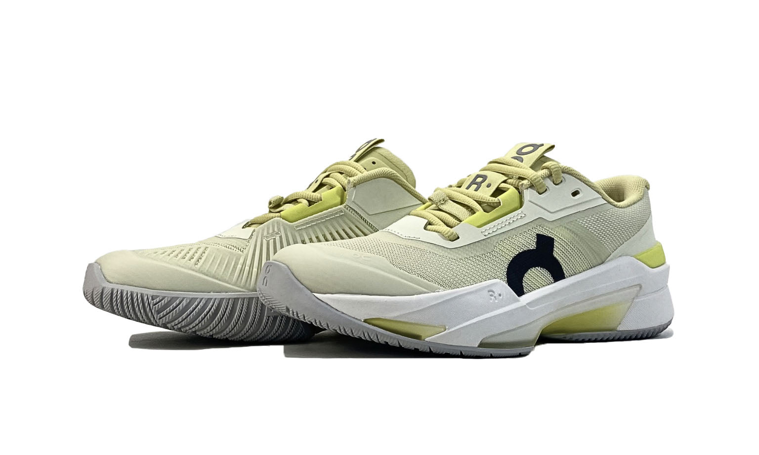 On The Roger Pro Fire 'Linen Lime' (W)