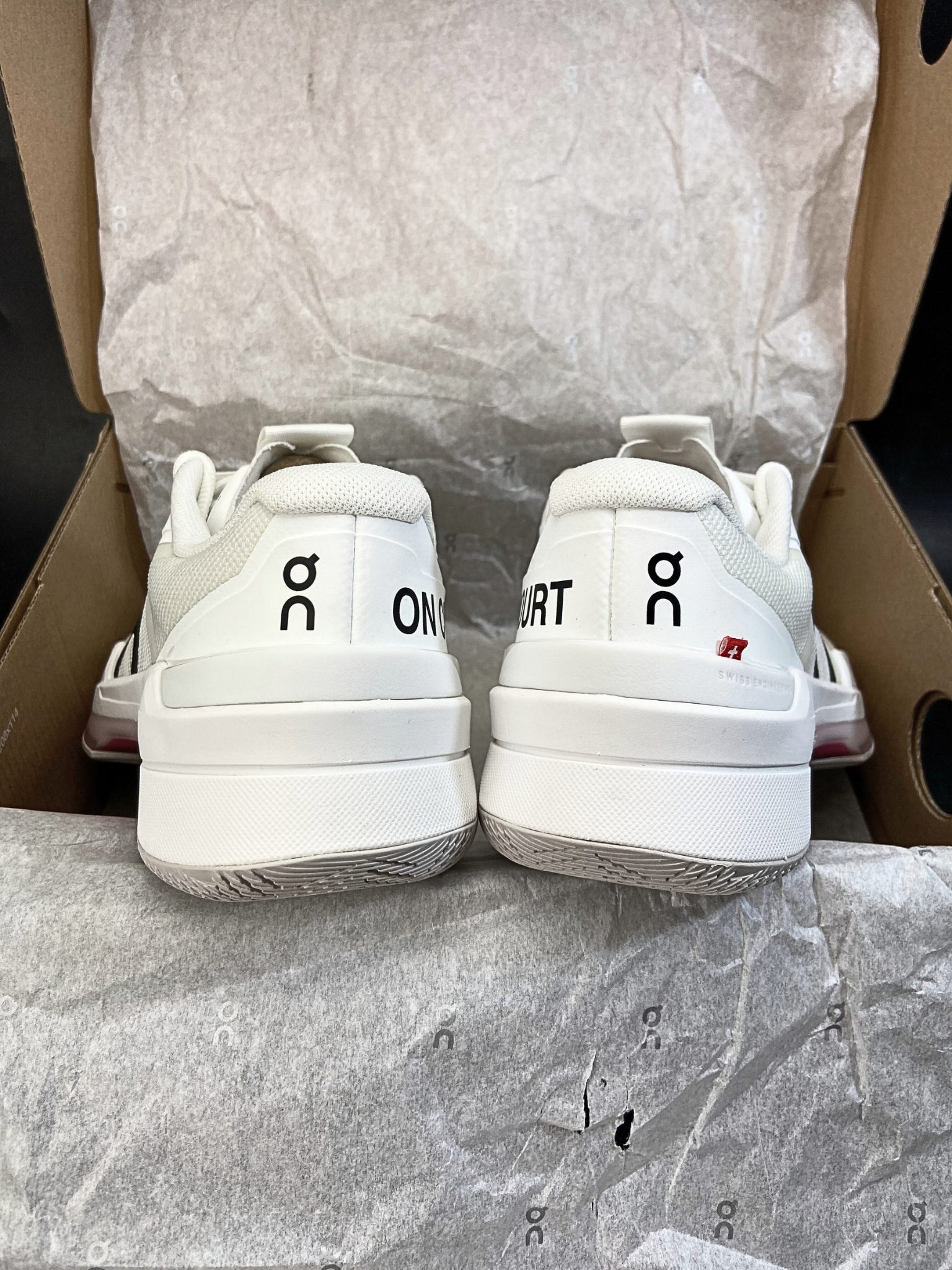 on-the-roger-pro-fire-white-pink-womens-3WF30032626-6