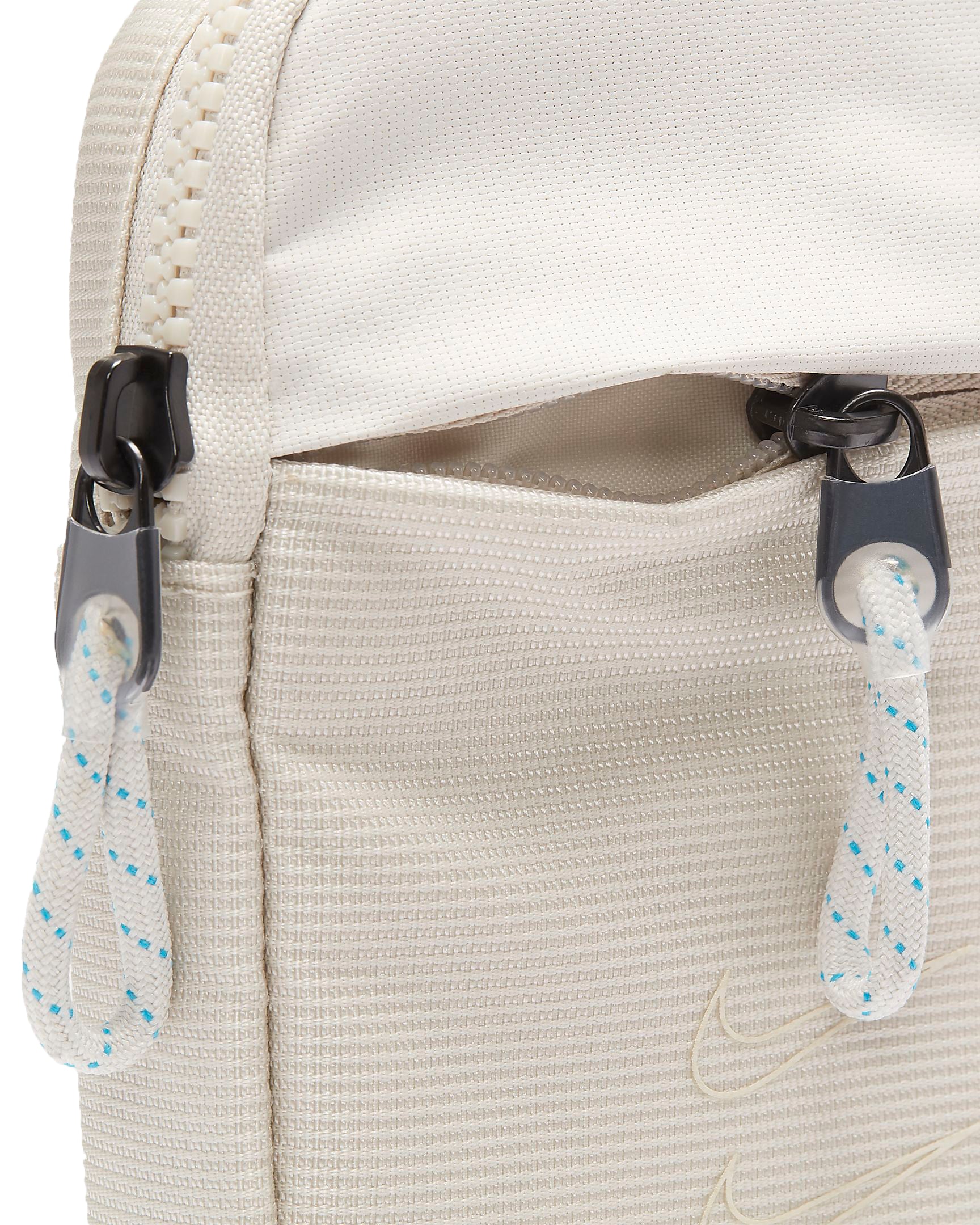 Nike Sportswear Essentials Hip Pack 'Light Bone/Laser Blue'