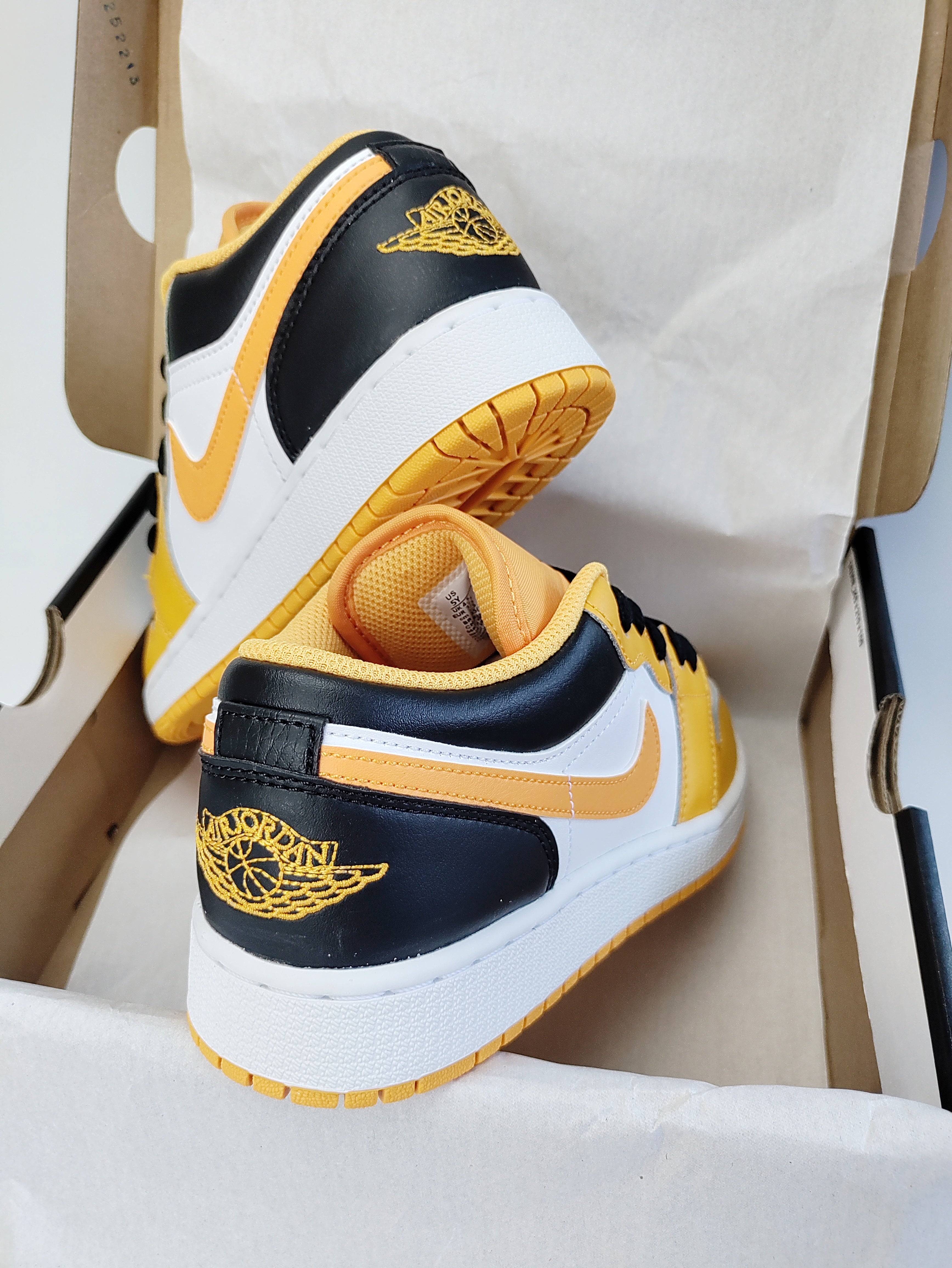 Air Jordan 1 Low (GS) 'Taxi/Black-White'