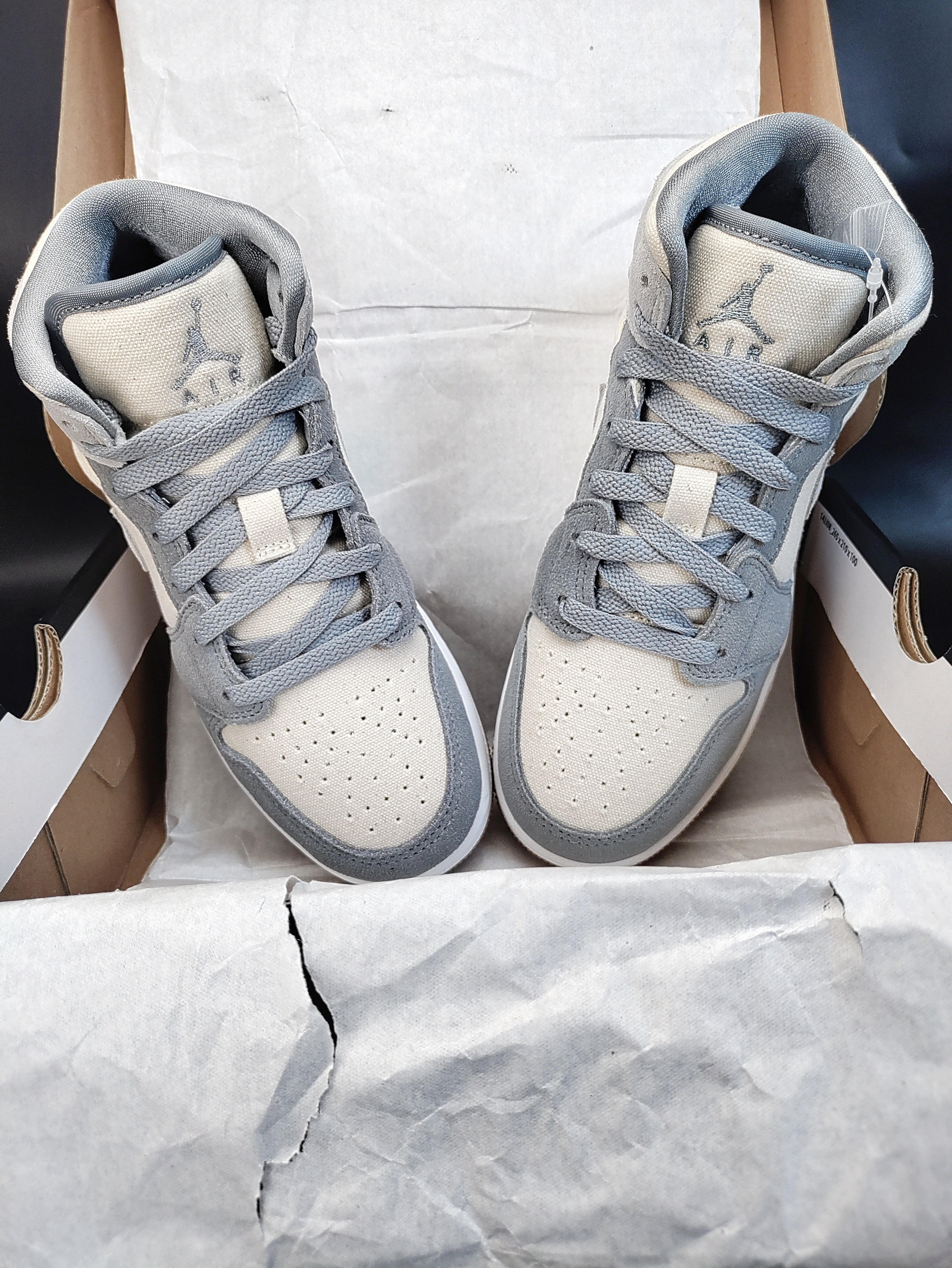 Air Jordan 1 Mid SE (GS) 'Coconut Milk/Particle Grey'