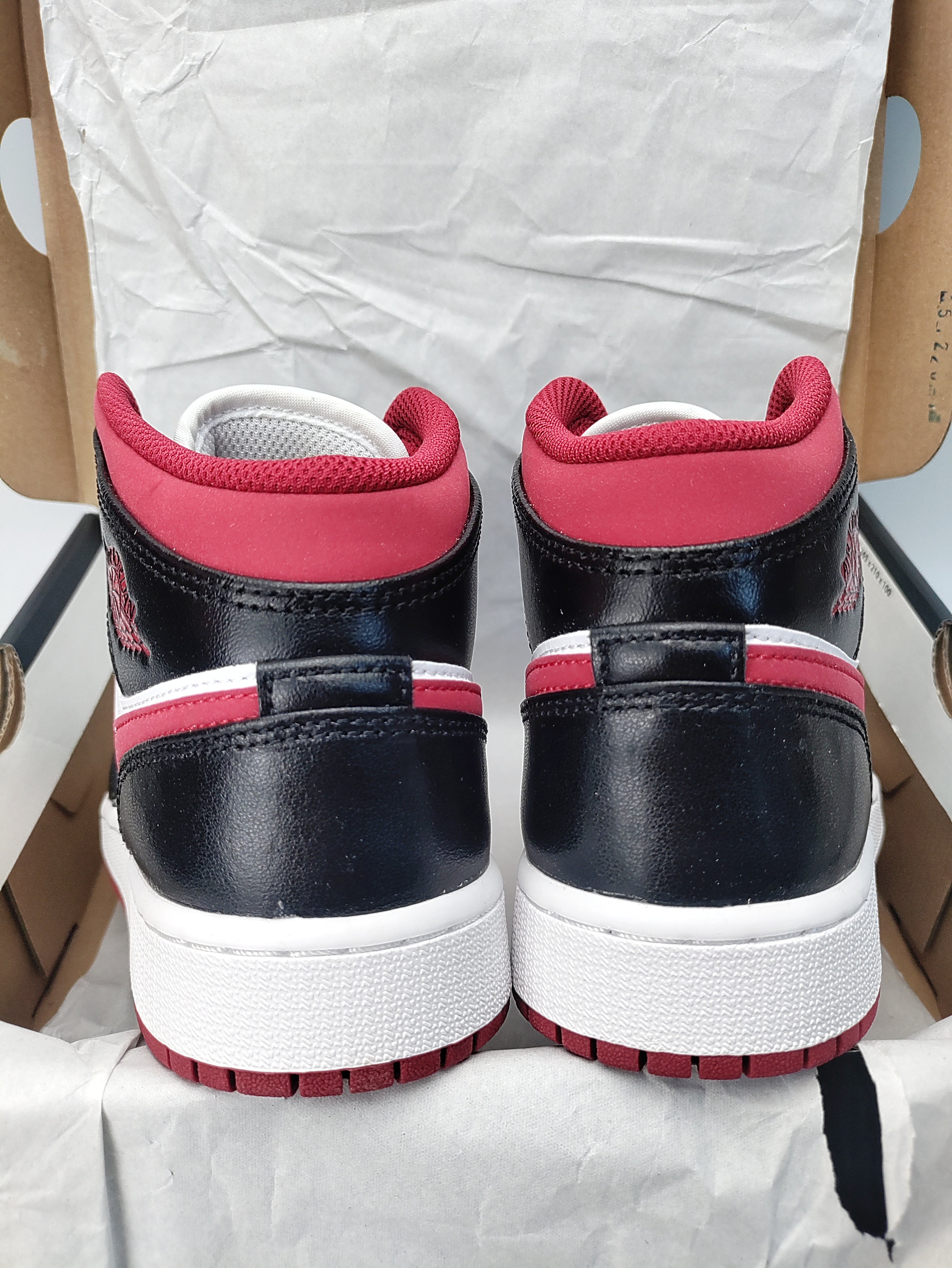 Air Jordan 1 Mid (GS) 'White/Gym Red/Black'