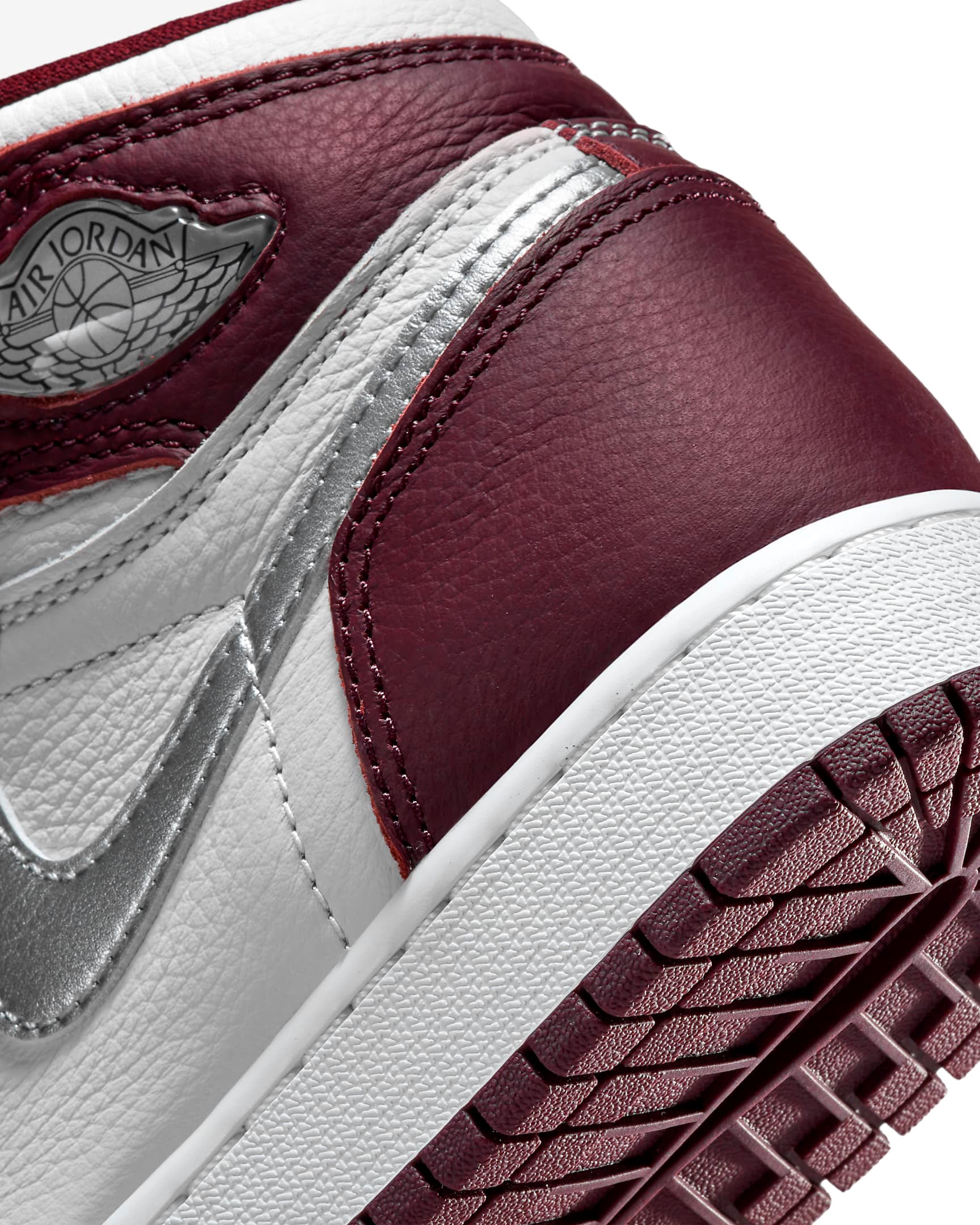 Air Jordan 1 Retro High OG (GS) 'Bordeaux'
