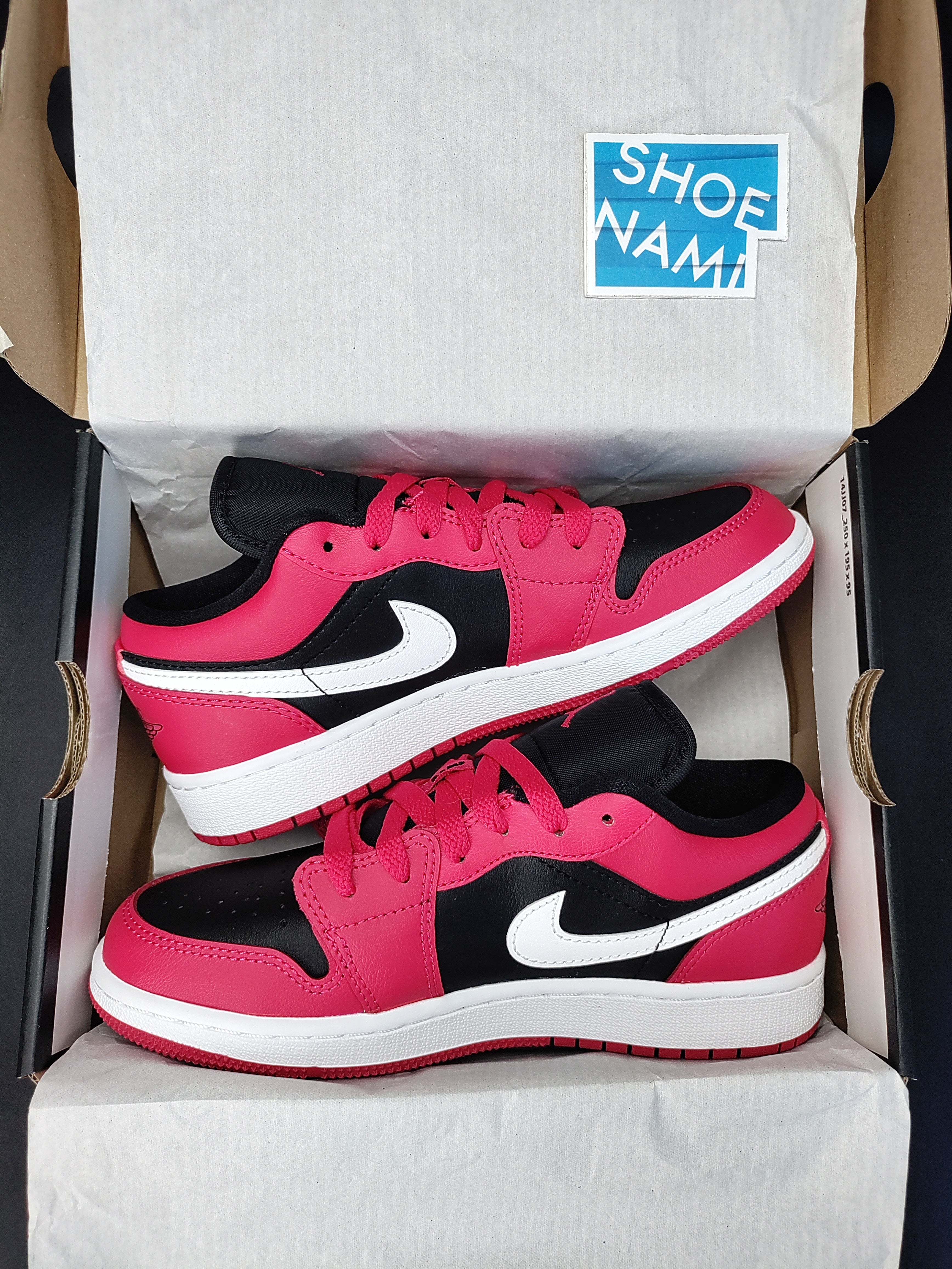 Air Jordan 1 Low (GS) 'Black/White/Very Berry'