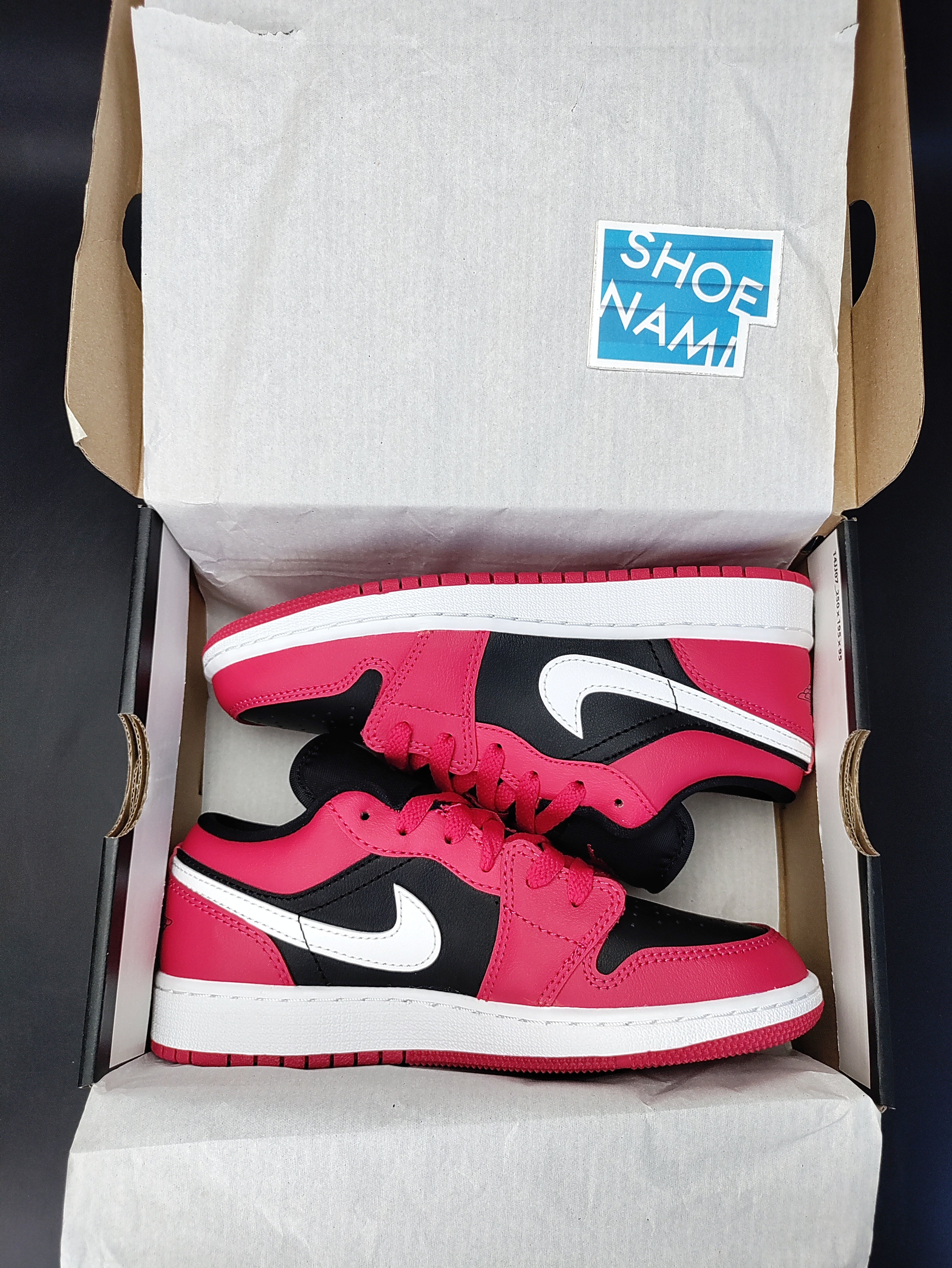 Air Jordan 1 Low (GS) 'Black/White/Very Berry'