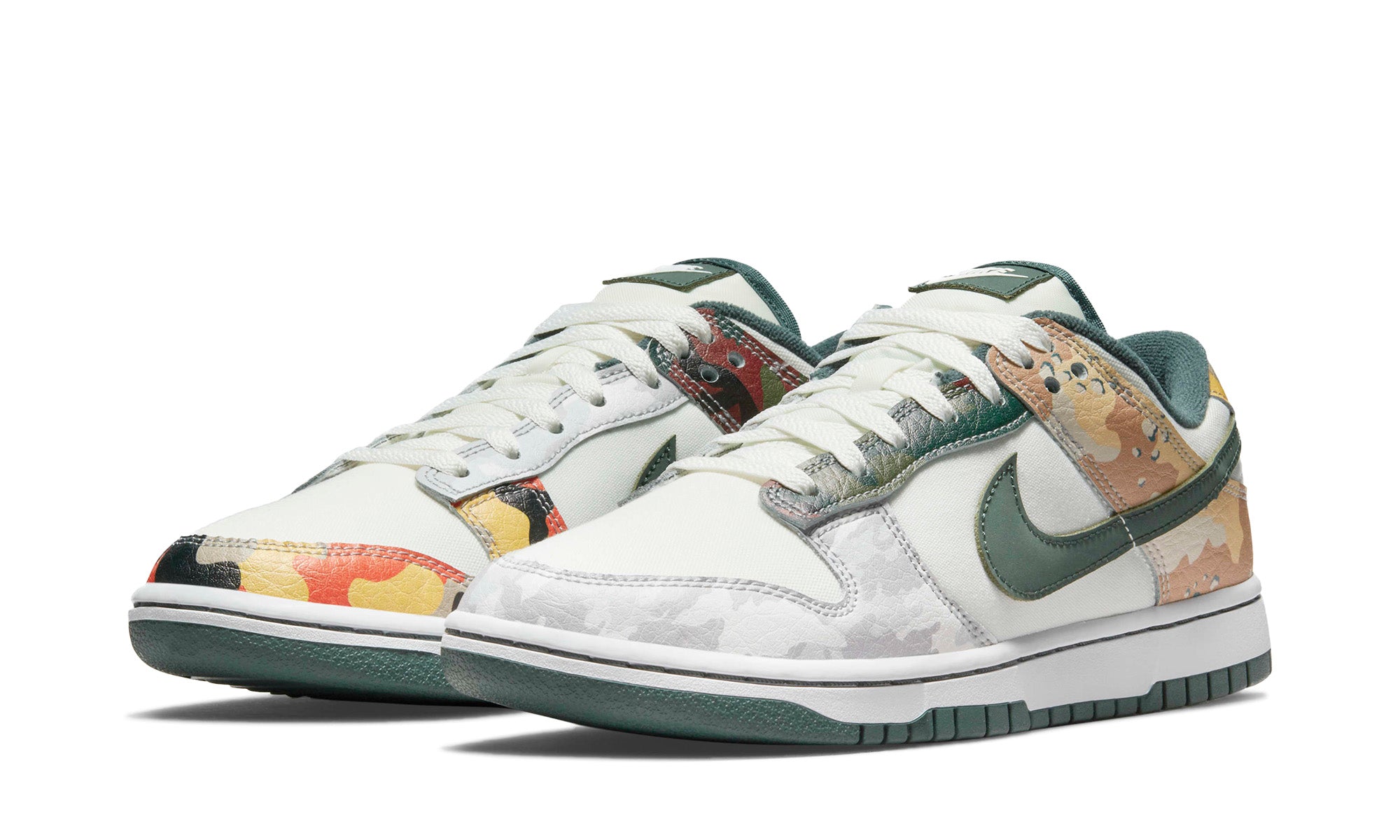 Nike Dunk Low SE (GS) 'Sail Multi-Camo'