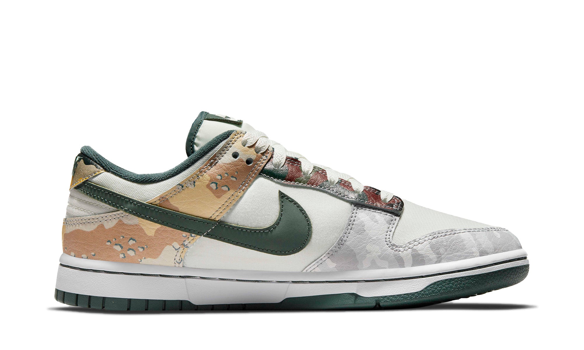 Nike Dunk Low SE (GS) 'Sail Multi-Camo'
