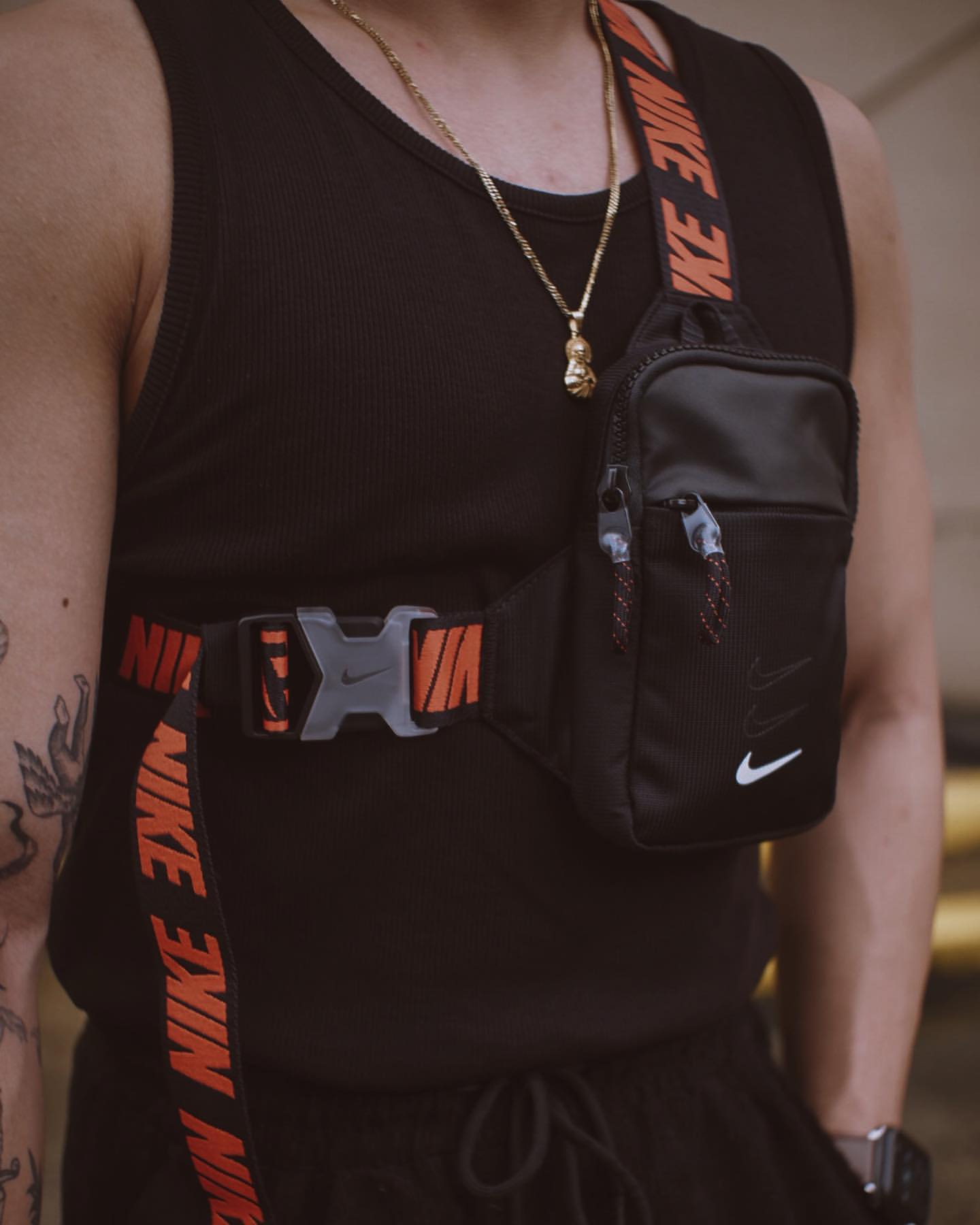 Nike Sportswear Essentials Hip Pack 'Black/Infrared'