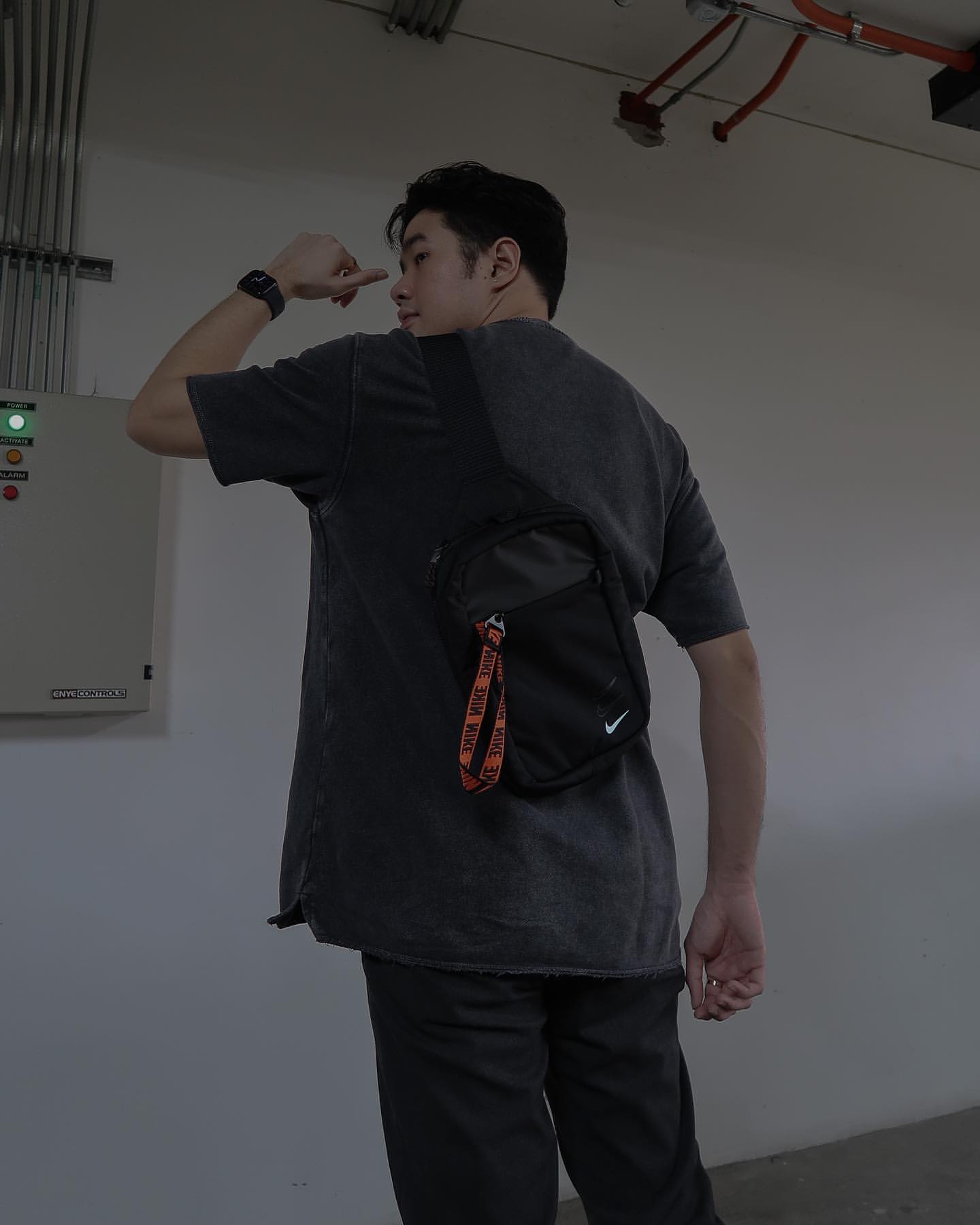 Nike Sportswear Large Hip Pack 'Black/Infrared'