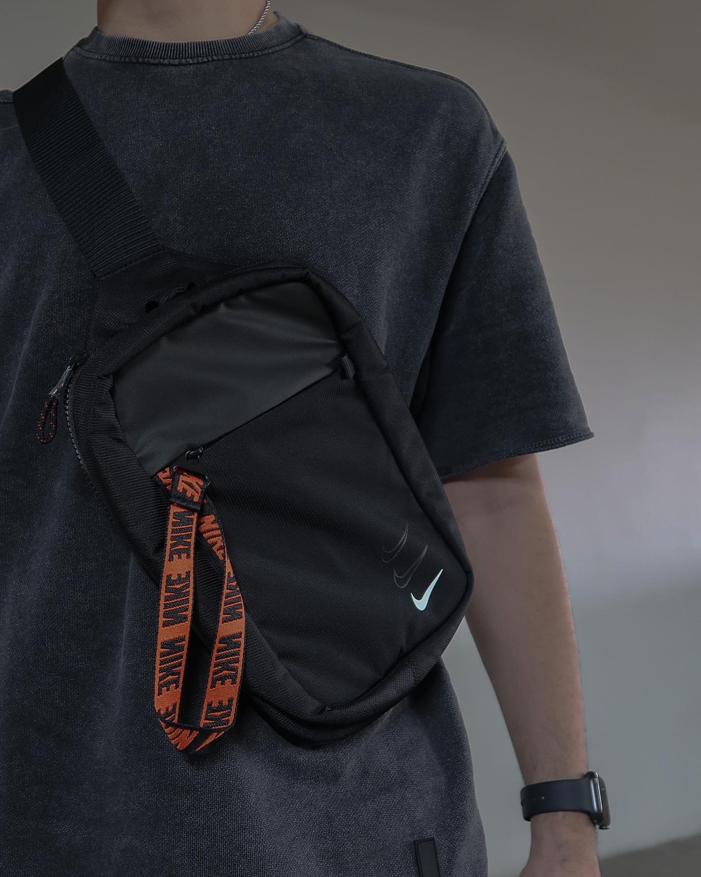 Nike Sportswear Large Hip Pack 'Black/Infrared'