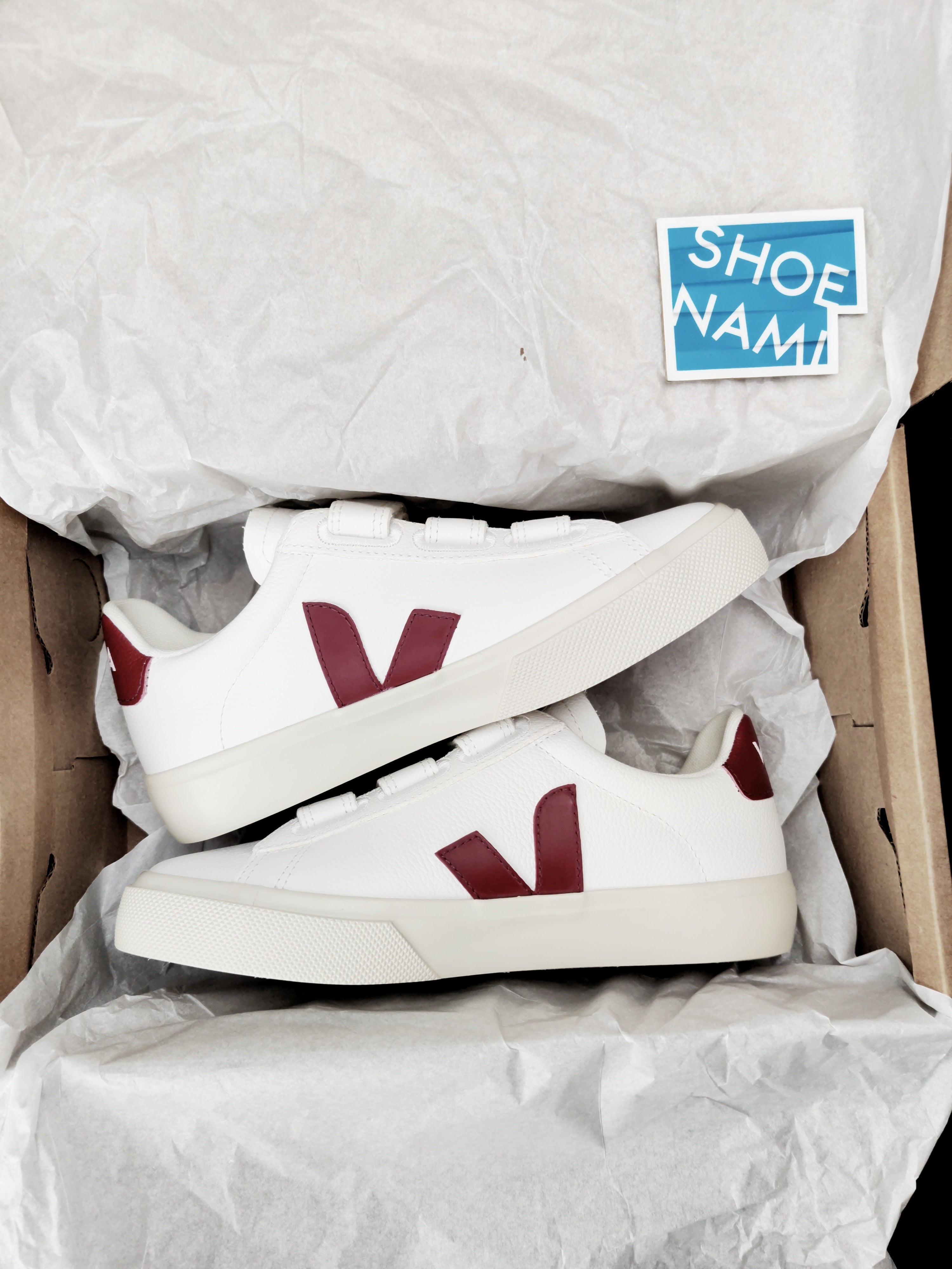 Veja Recife Chromefree Leather 'White Marsala'