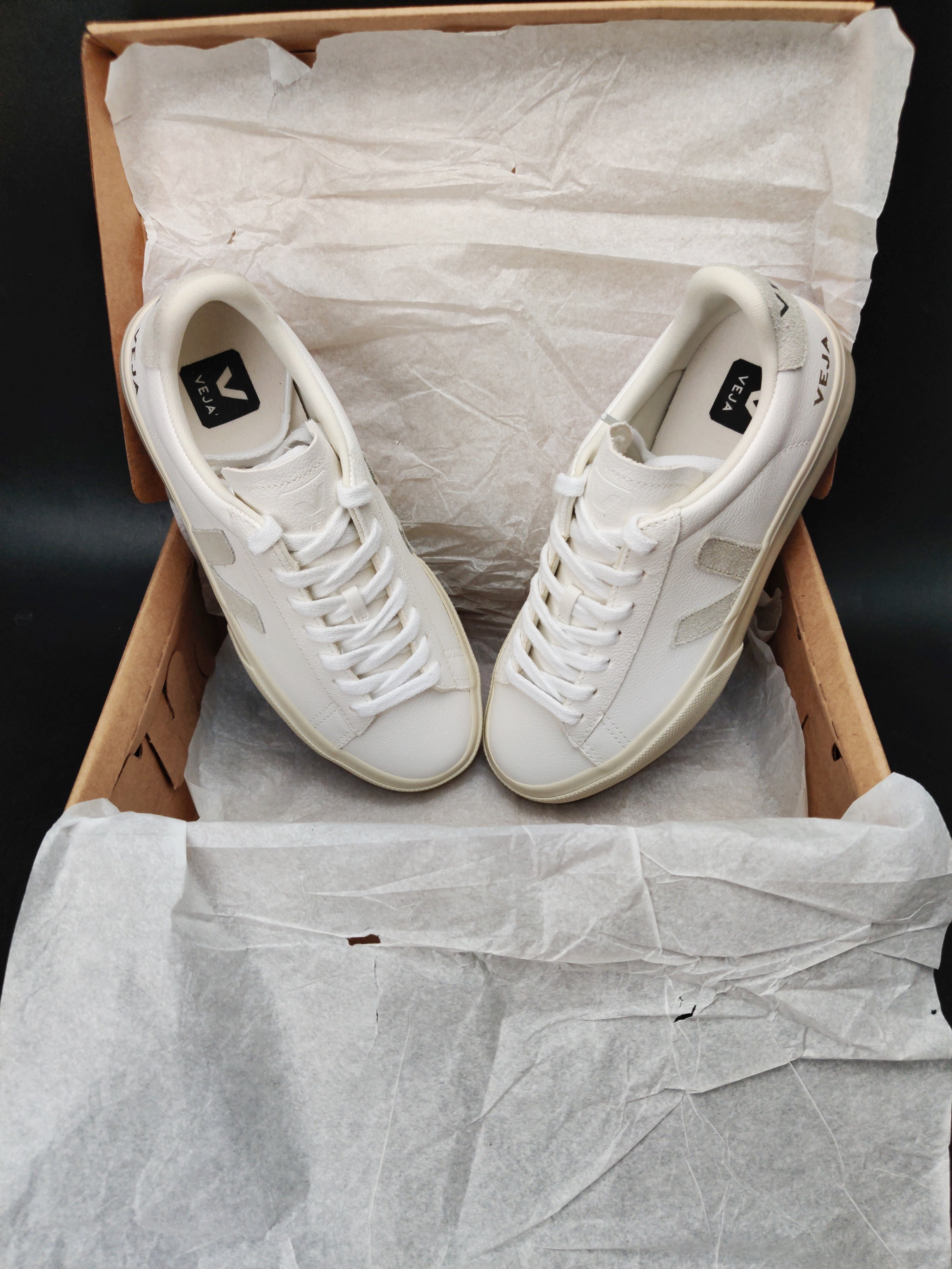 Veja Campo Chromefree Leather 'White Natural'