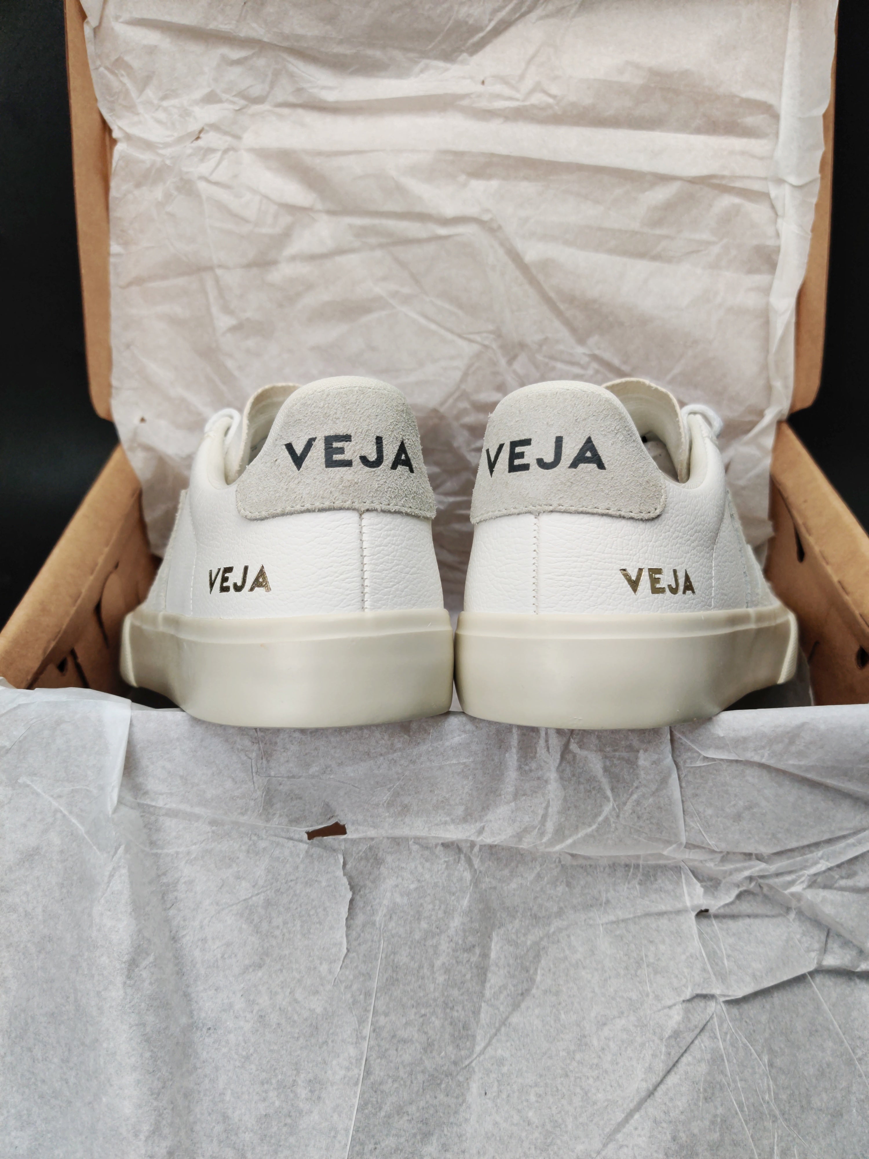 Veja Campo Chromefree Leather 'White Natural'