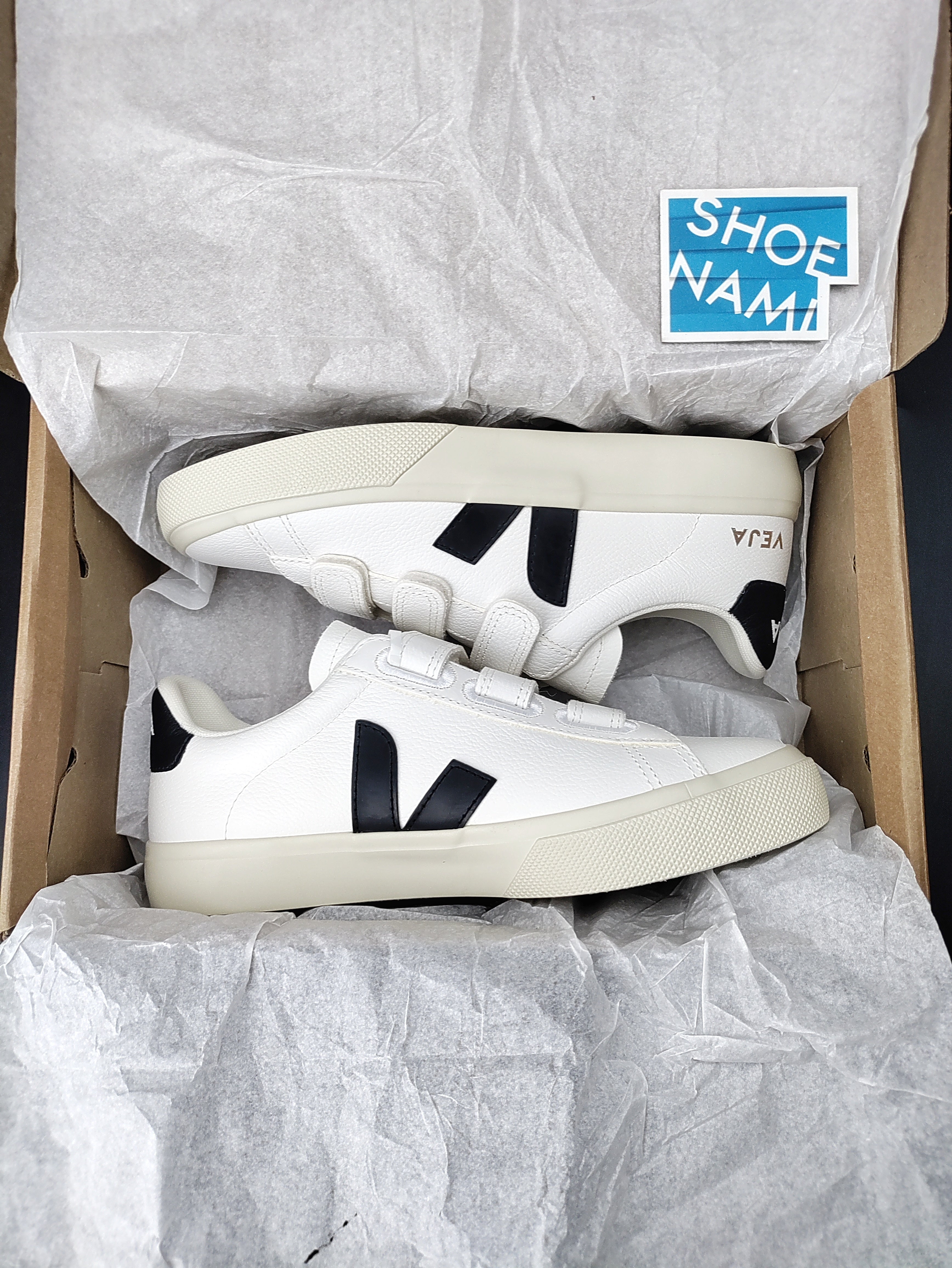 Veja Recife Chromefree Leather 'White/Black'