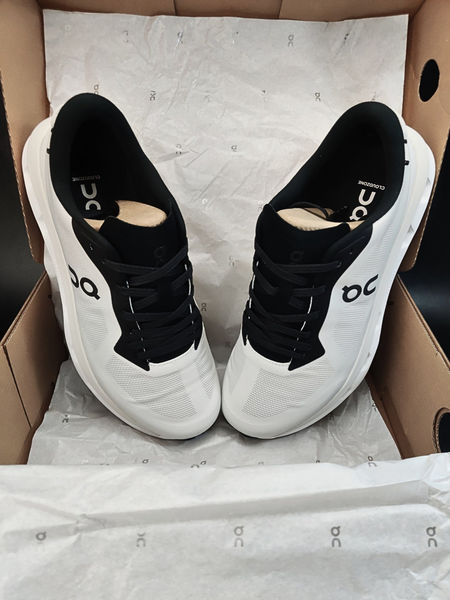 on-cloudzone-ice-black-mens-3MF10081926-5