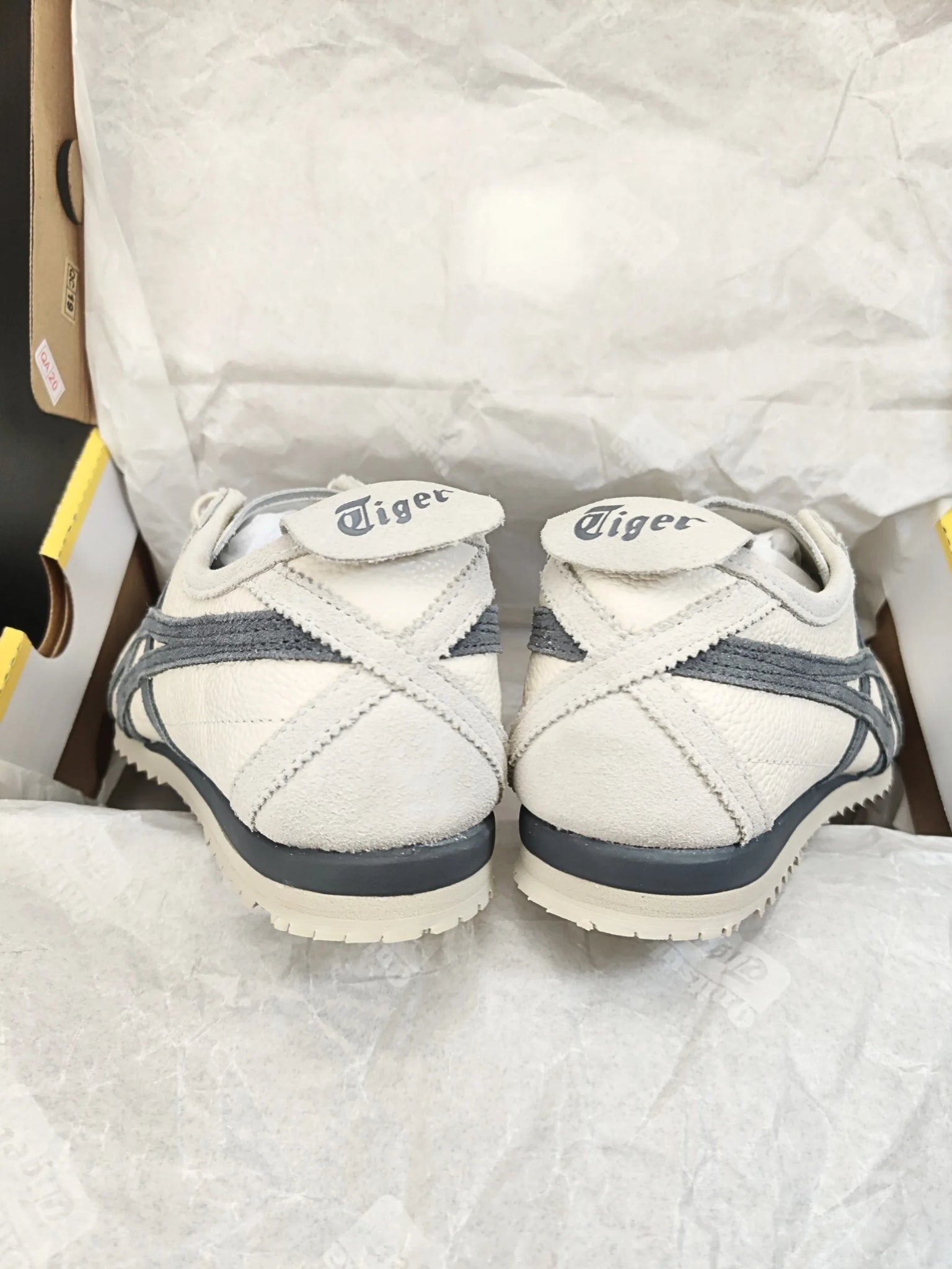 Onitsuka Tiger Mexico 66 SD VIN 'Birch Metropolis'