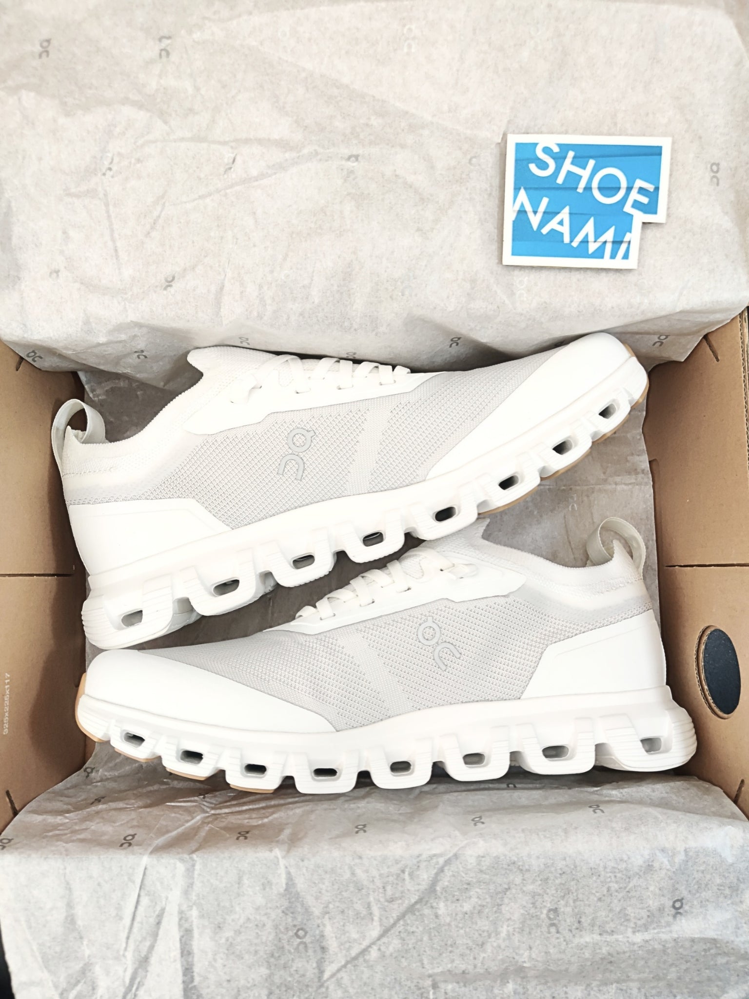 On Cloud 6 Versa 'All White' (W)