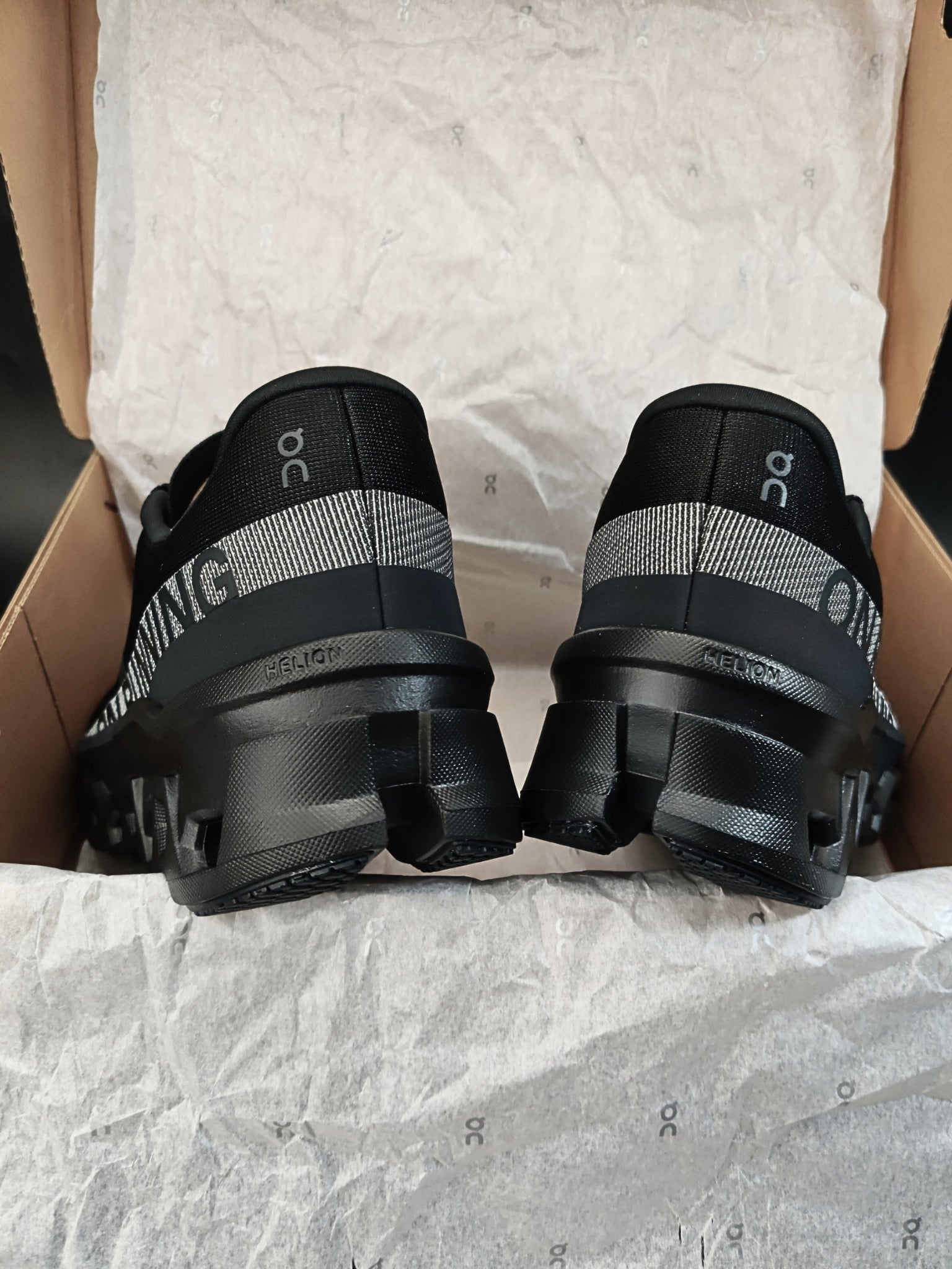 On Cloudmonster 2 'All Black'