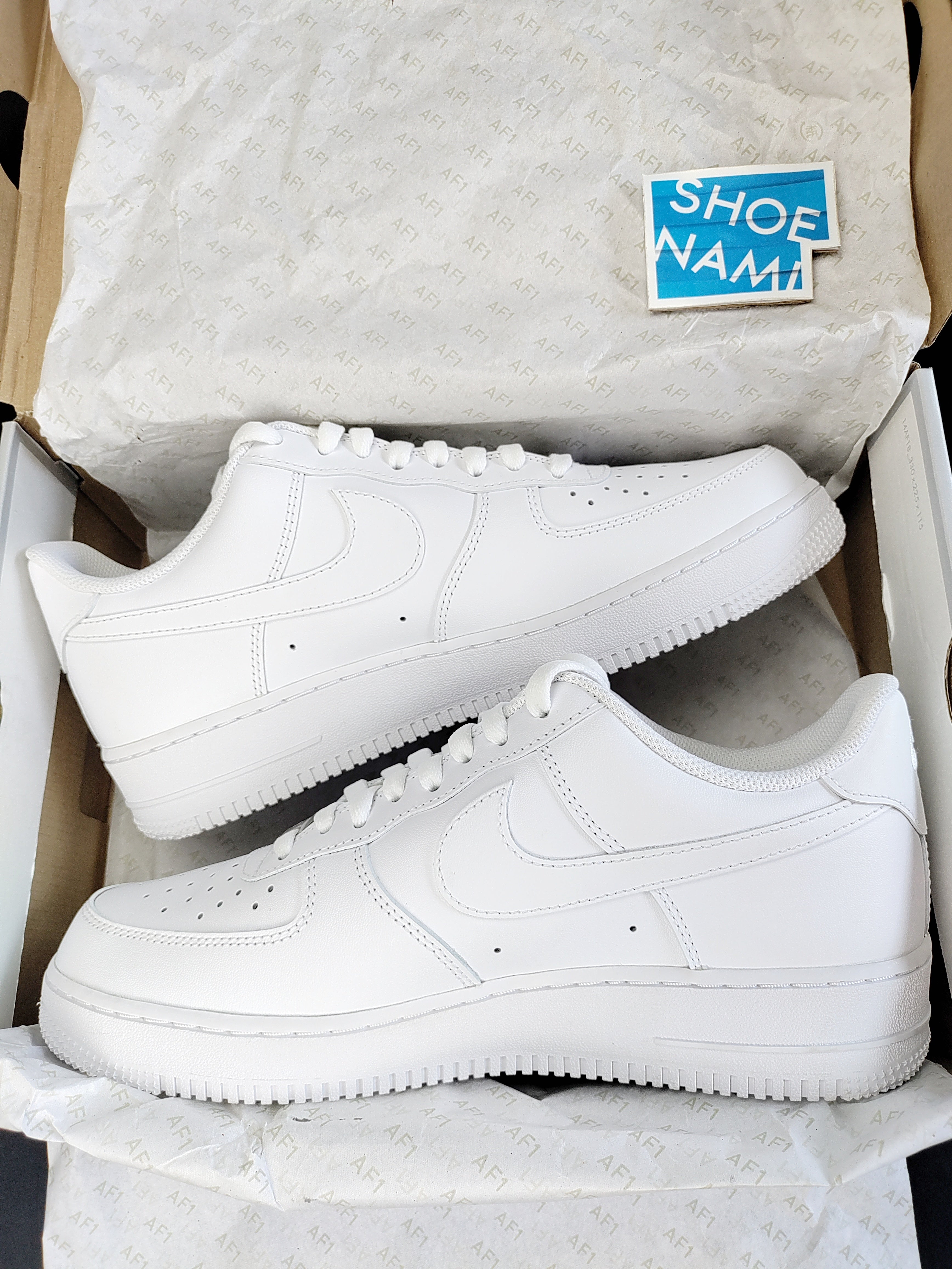 Old white outlet air force ones