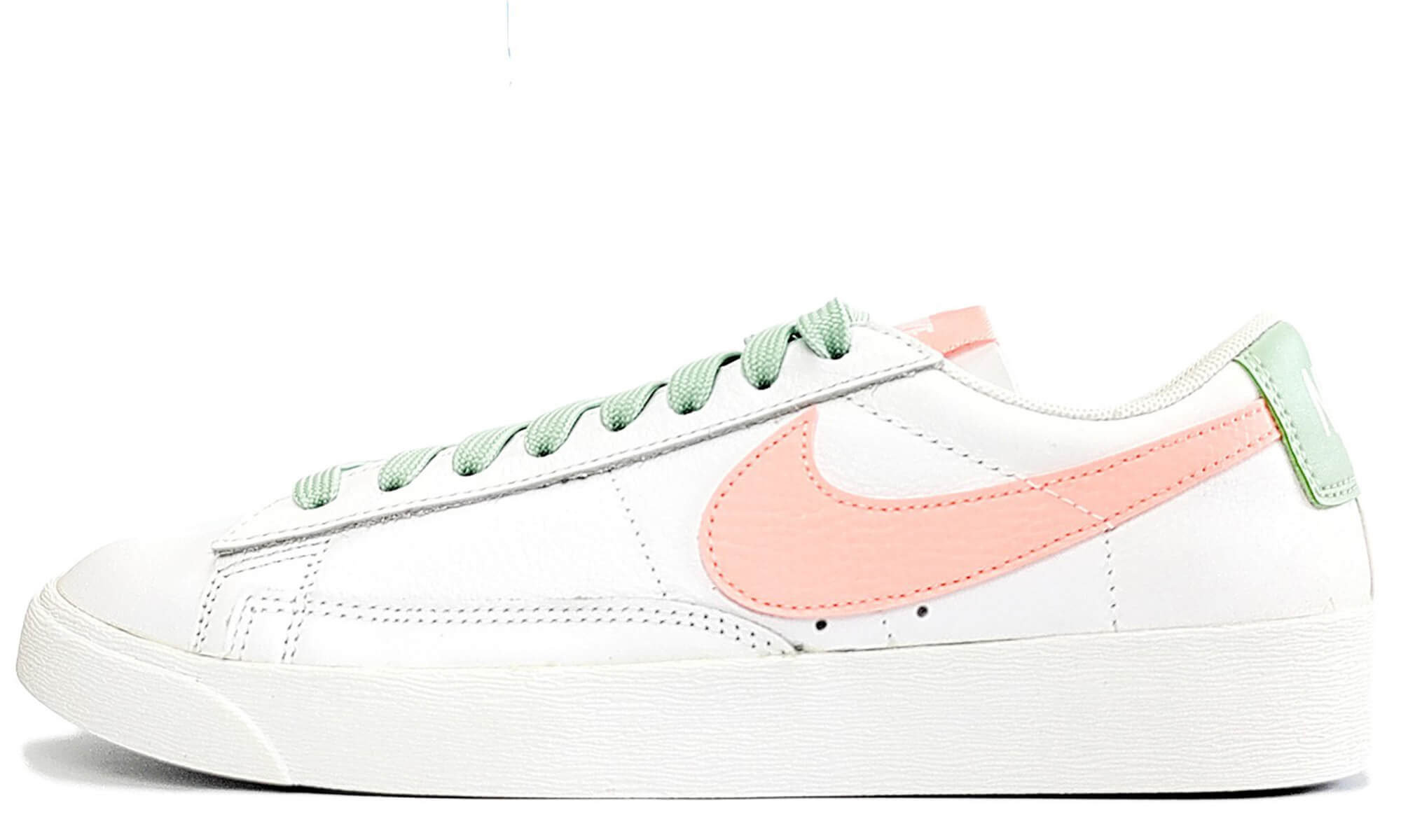 Nike Blazer Low LE 'Bleached Coral'
