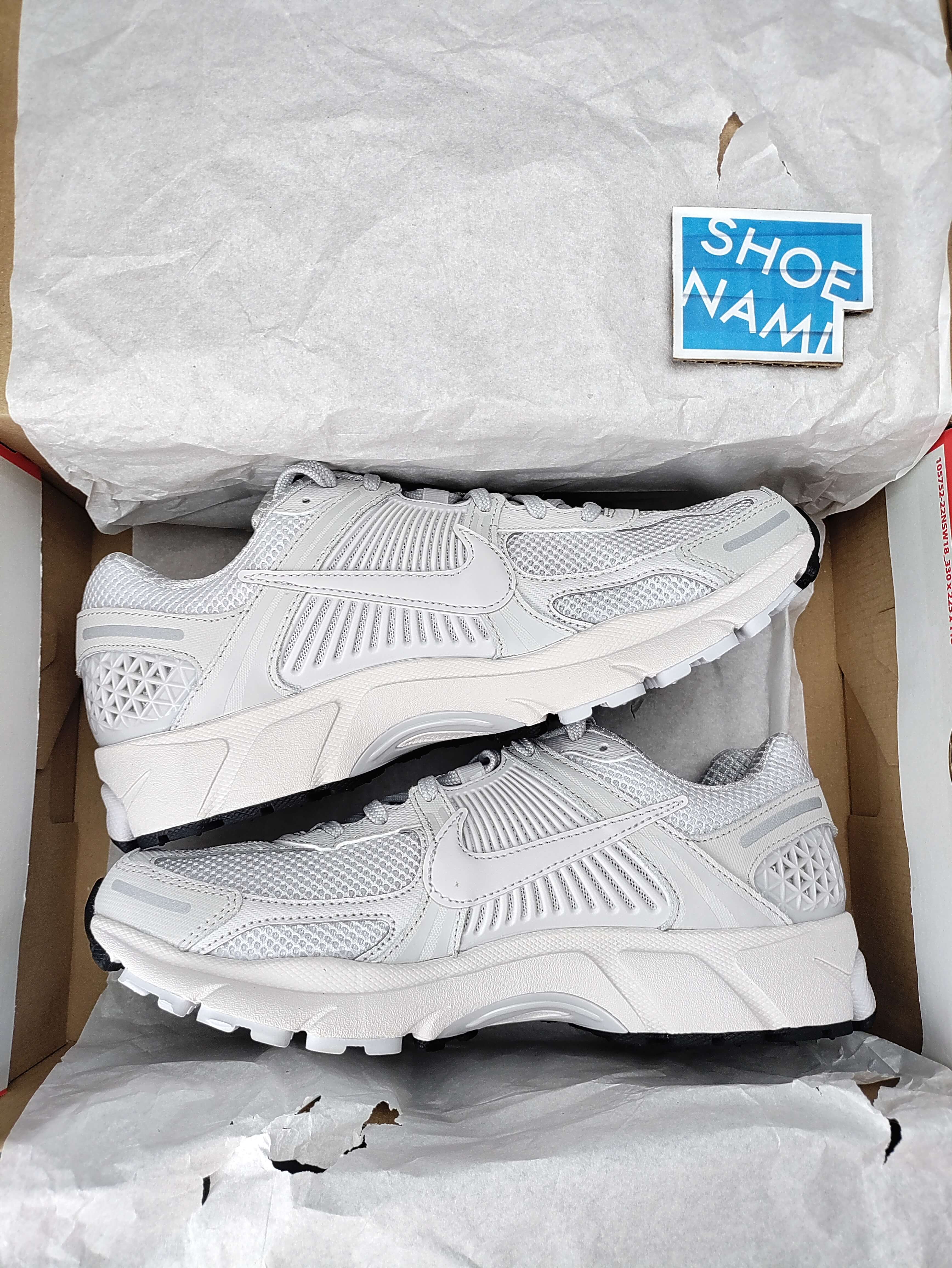 Nike zoom cheap vomero white