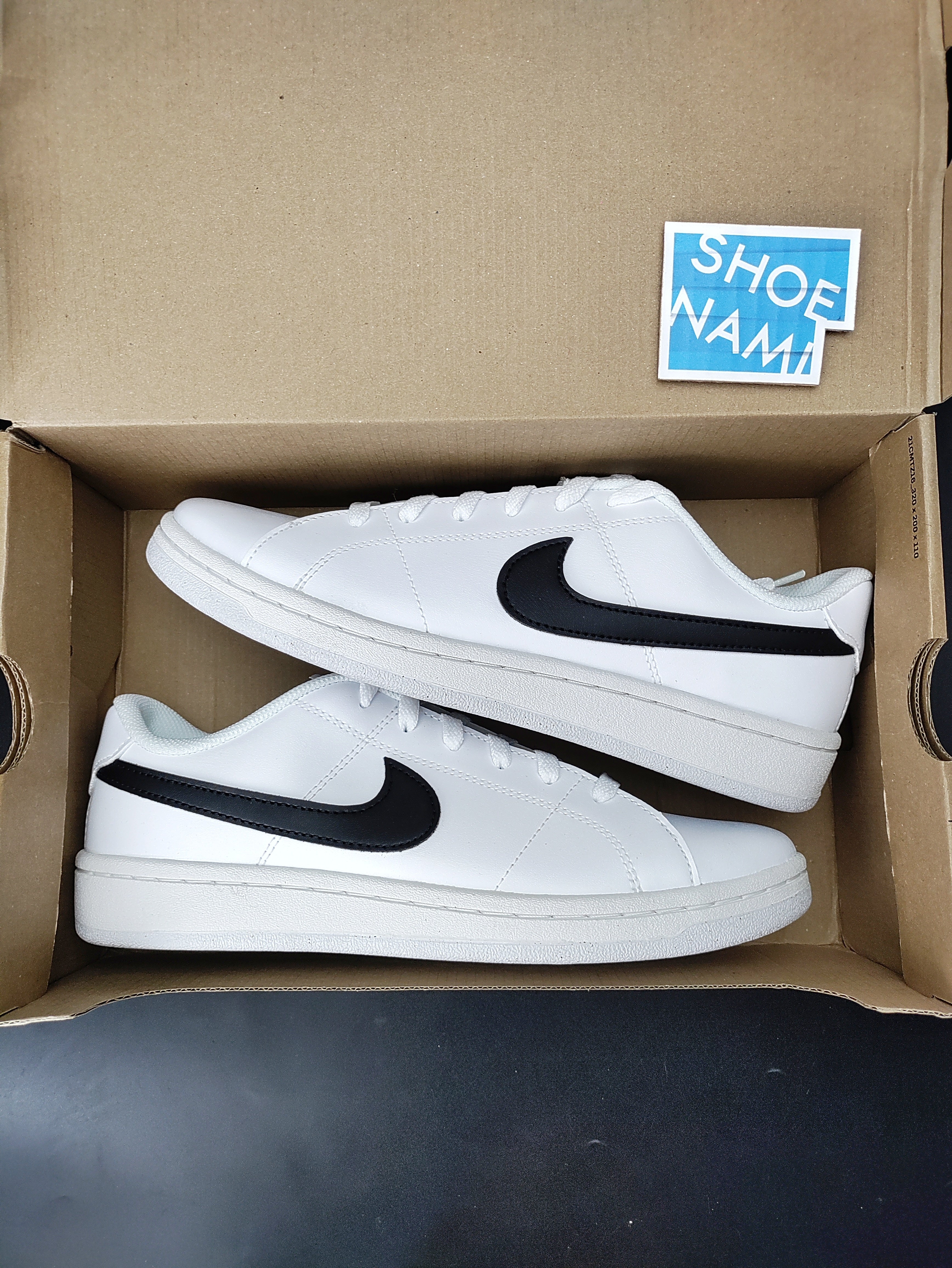 Nike white shoes hot sale low cut