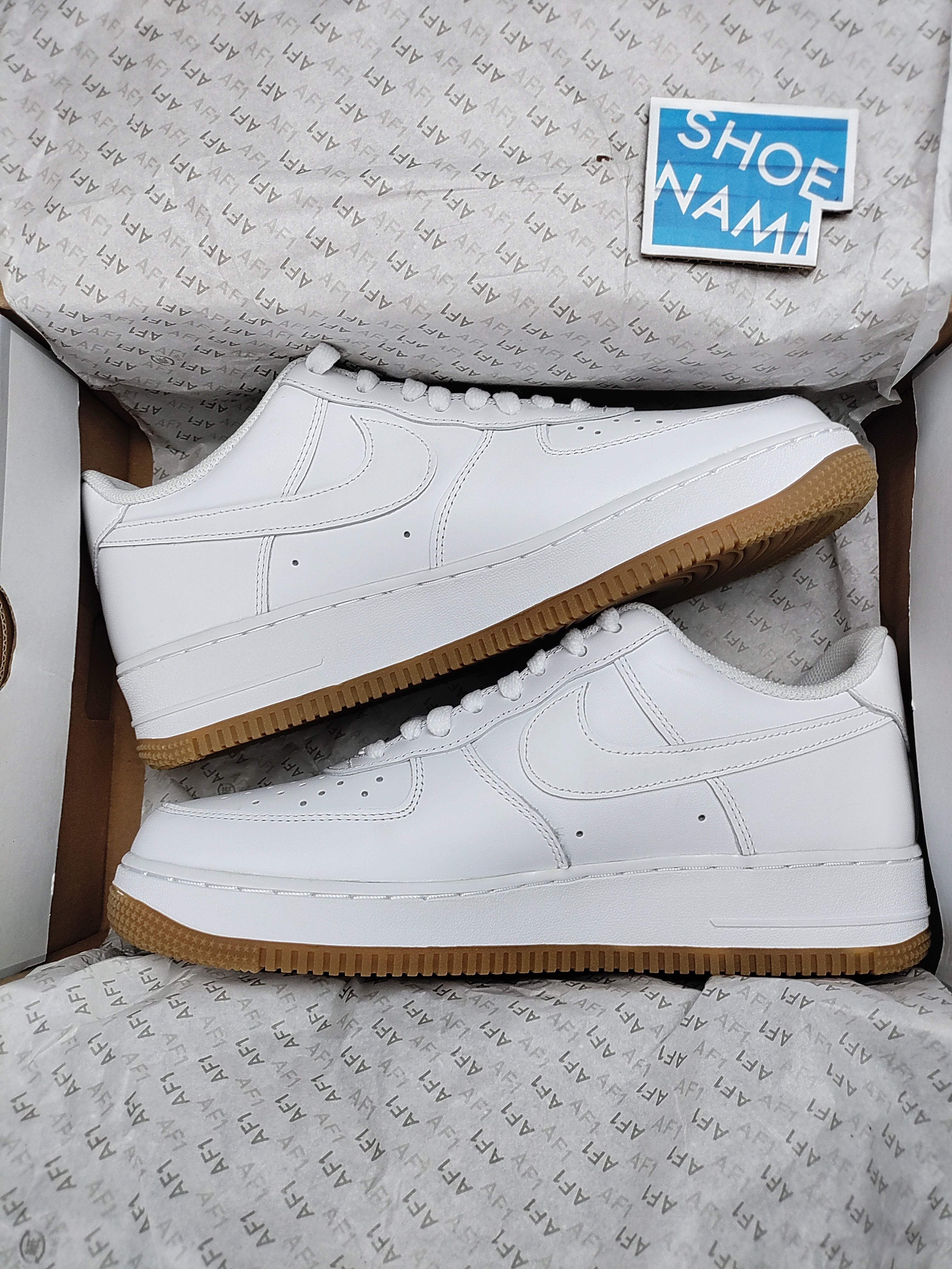 Nike air force hotsell one white gum sole