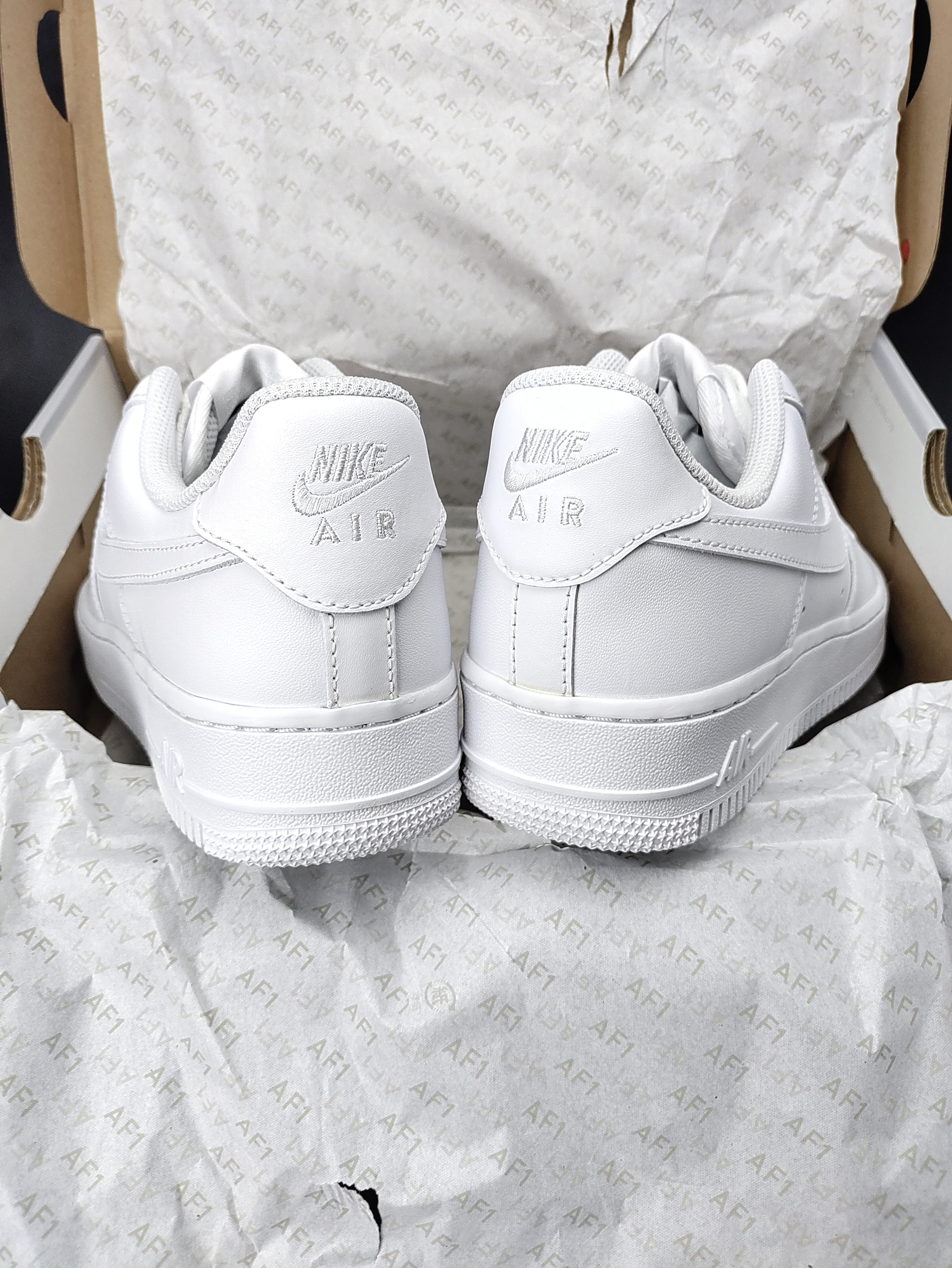 Nike Air Force 1 '07 'Triple White' (W)