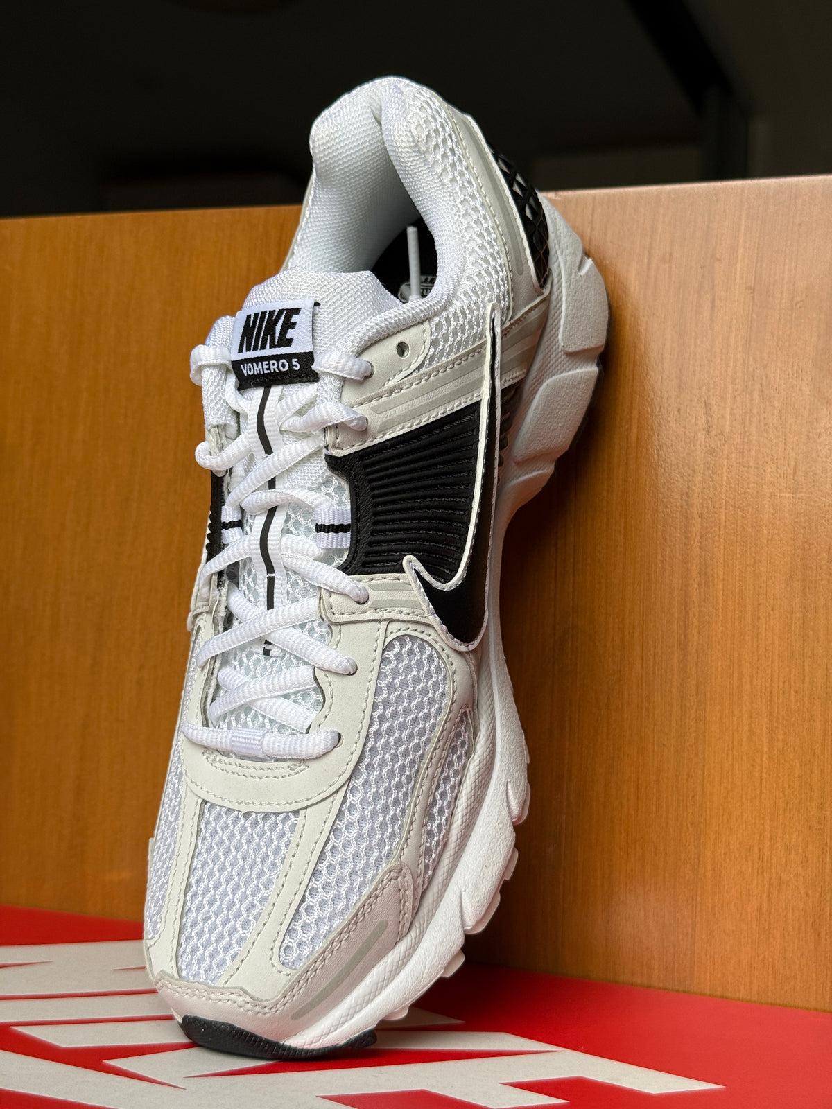 Nike Zoom Vomero 5 'White Black'
